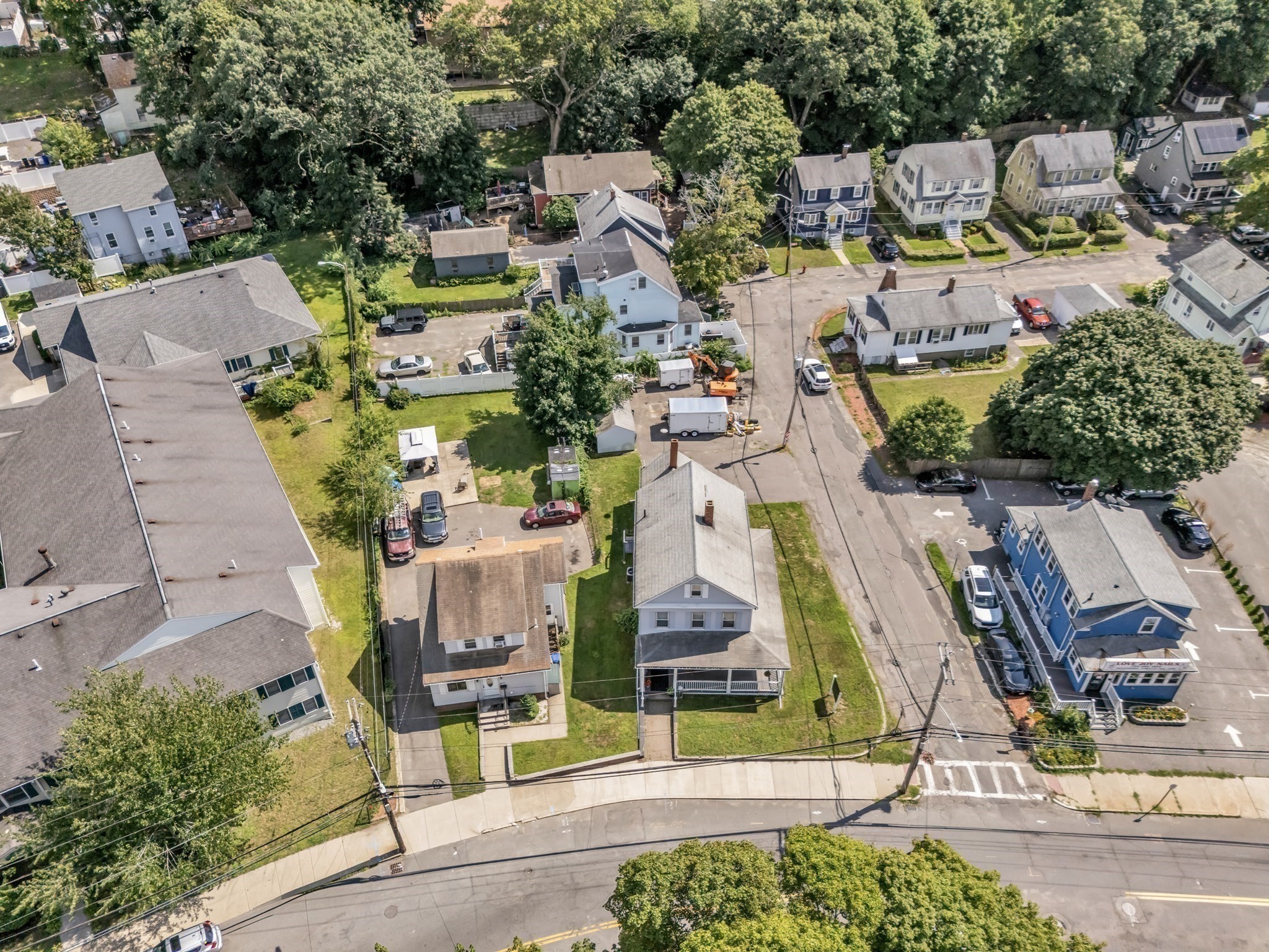 main property photo 32