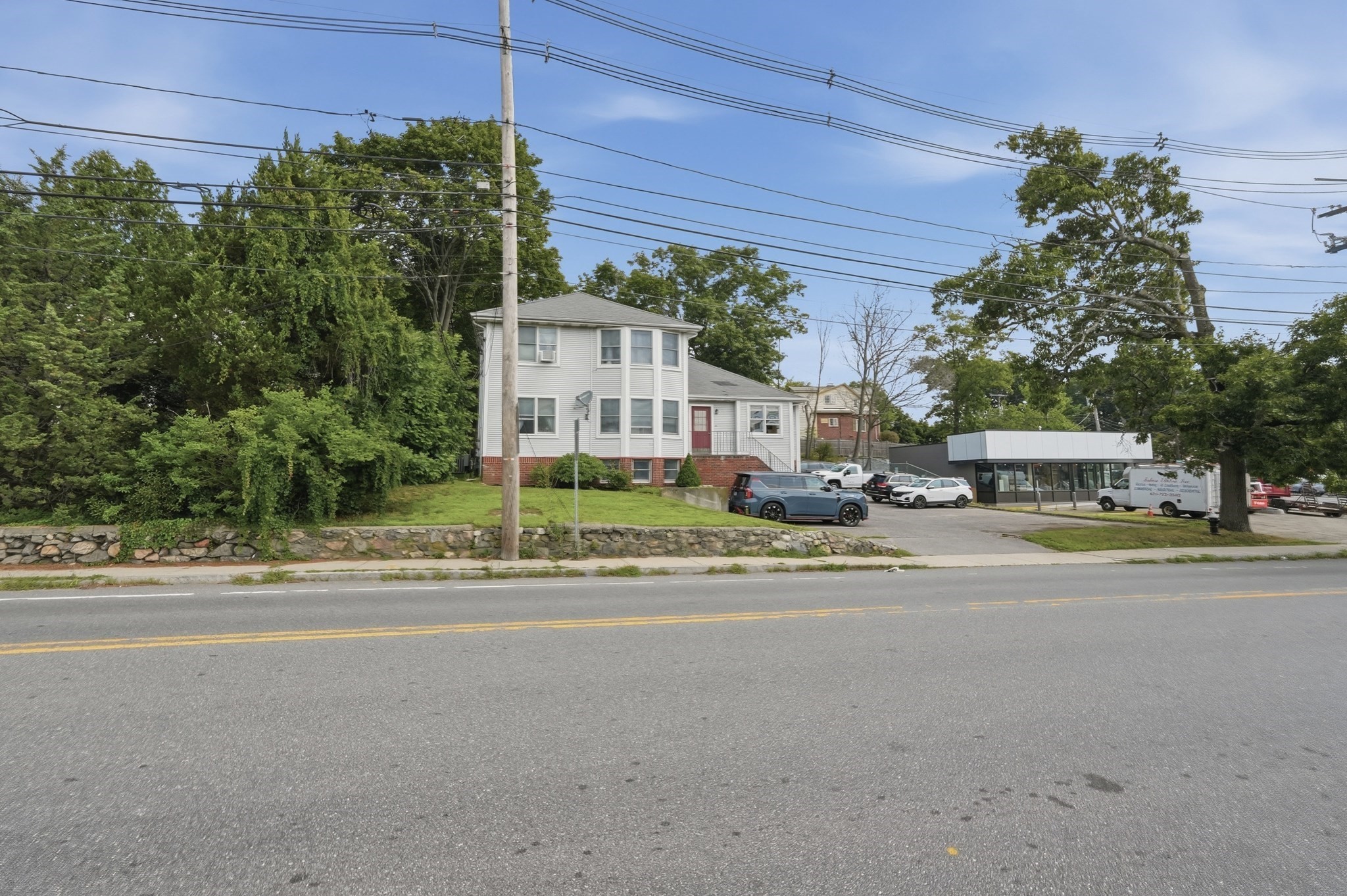 main property photo 11