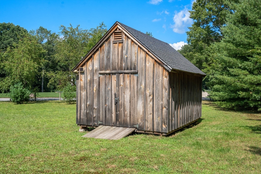 main property photo 32