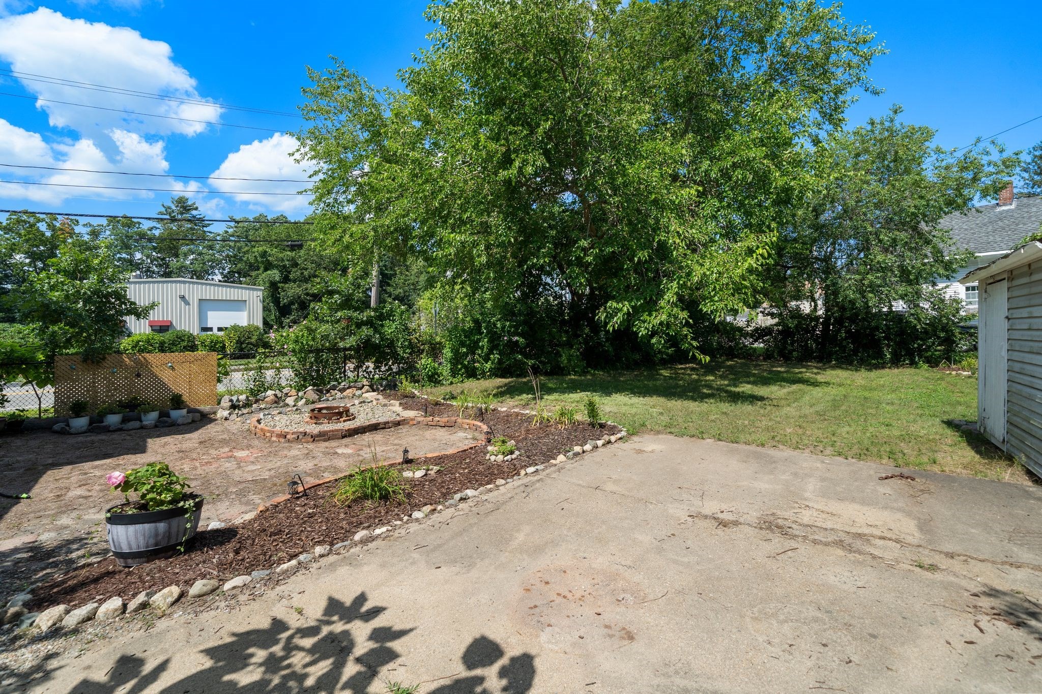 main property photo 28