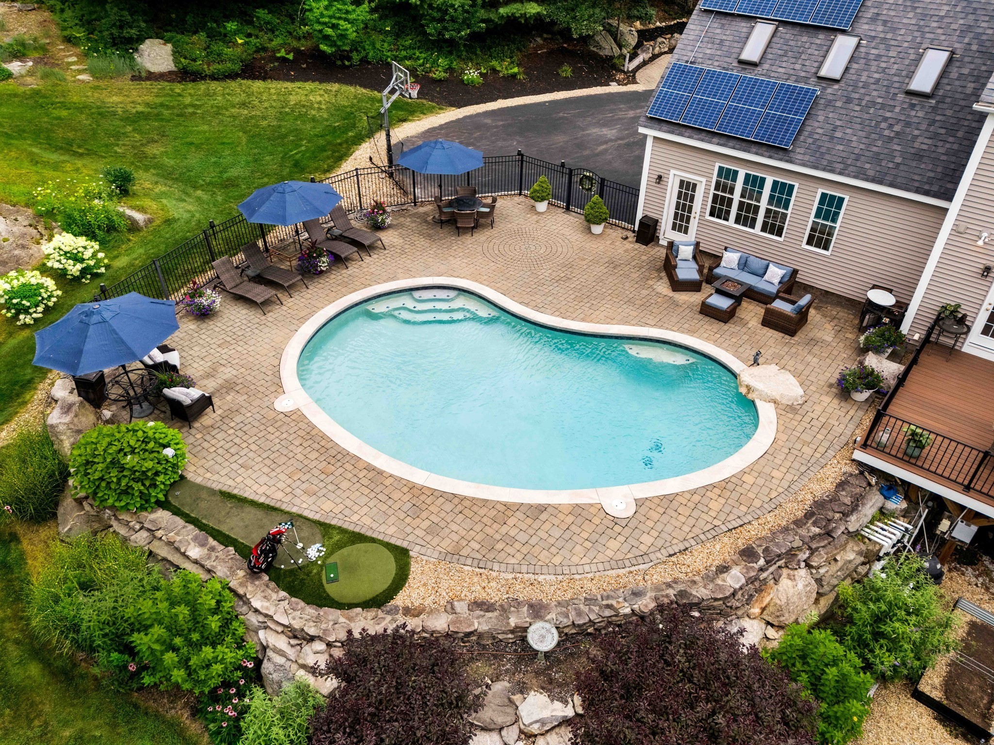 main property photo 30