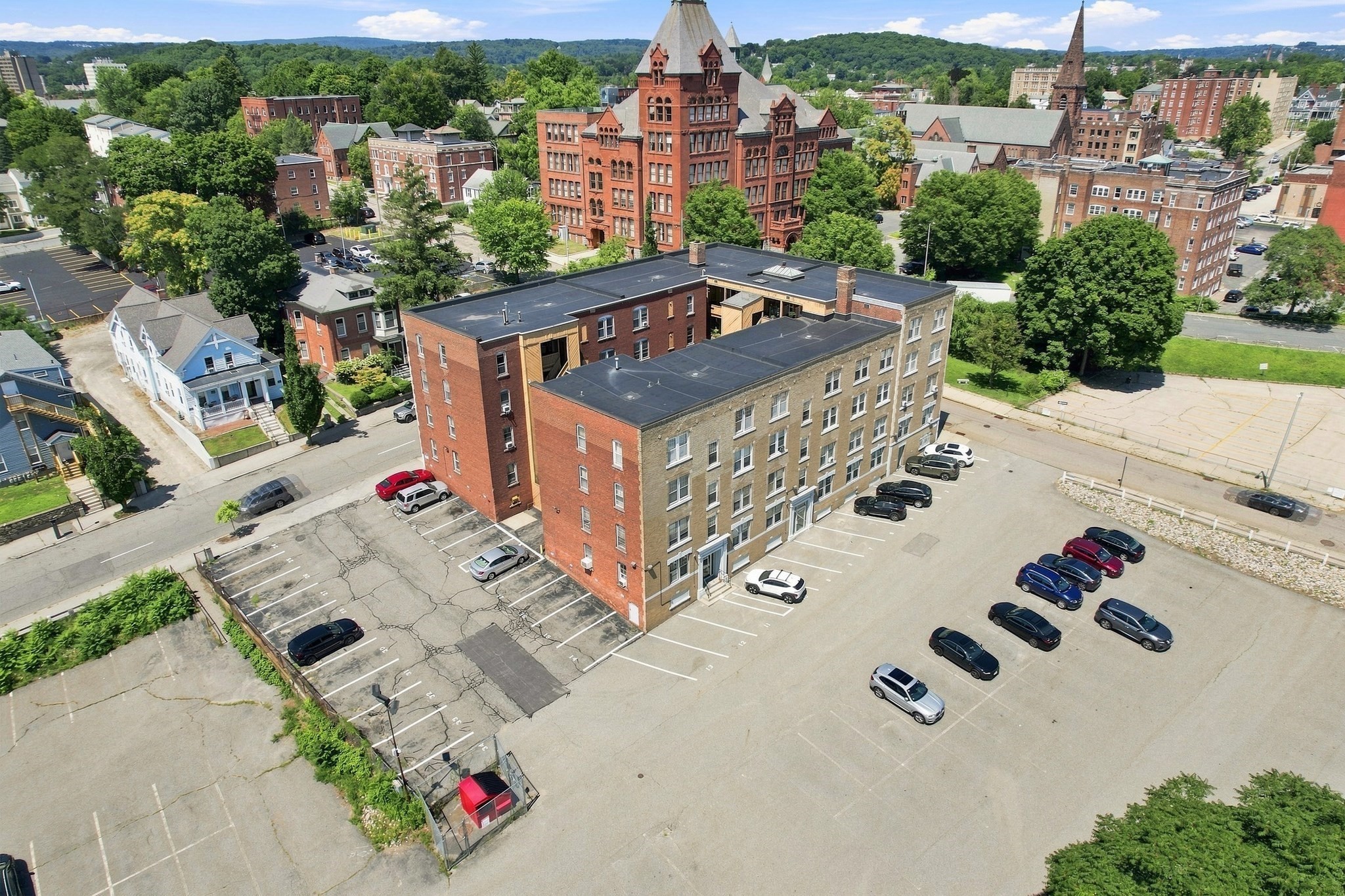 main property photo 4