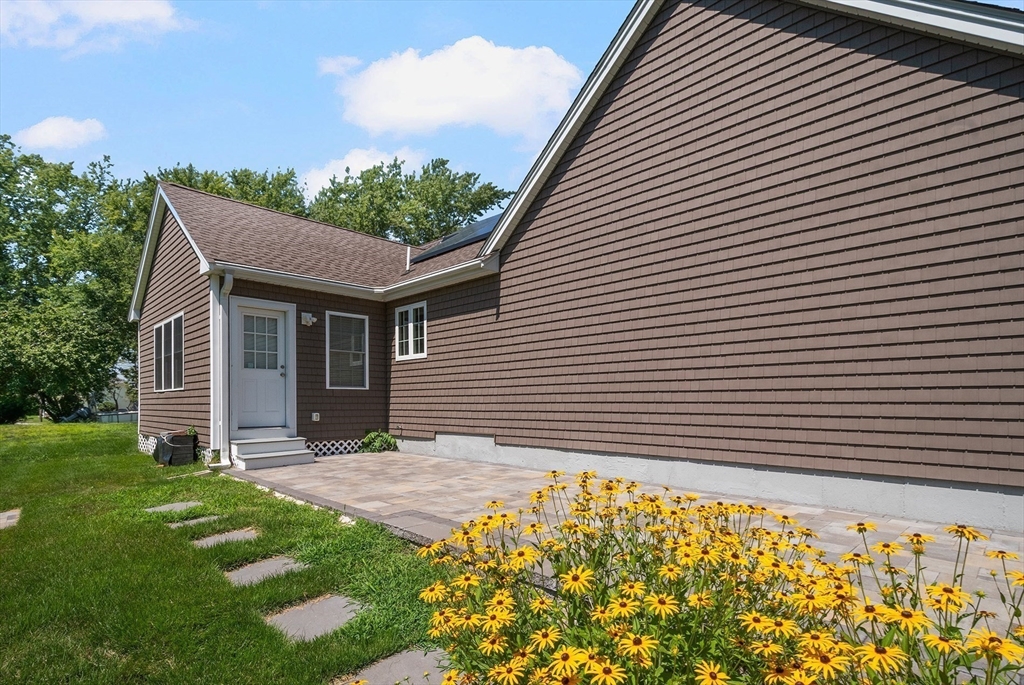 main property photo 25