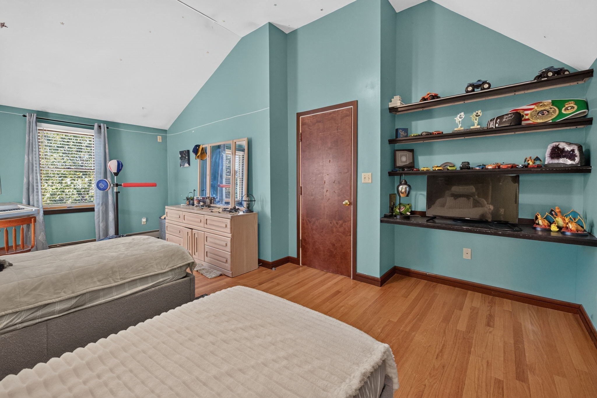 main property photo 16
