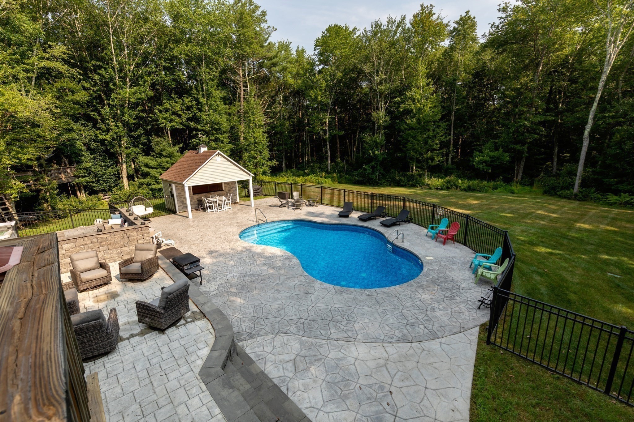 main property photo 3