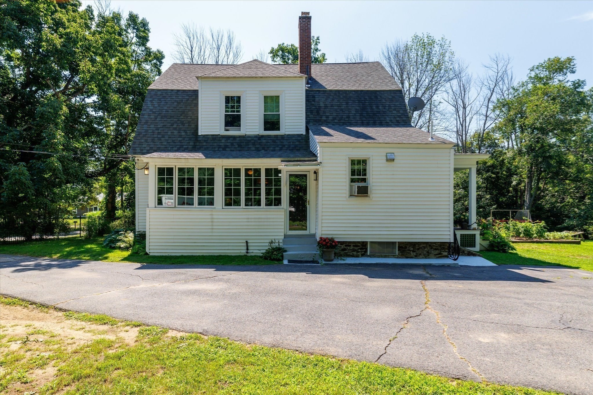 main property photo 30