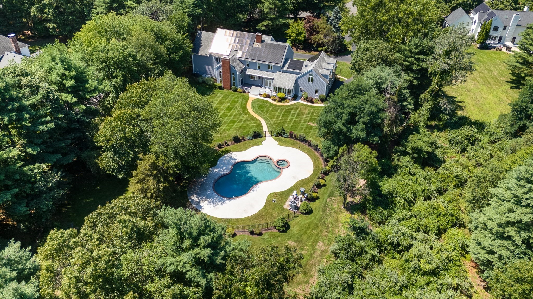 main property photo 4