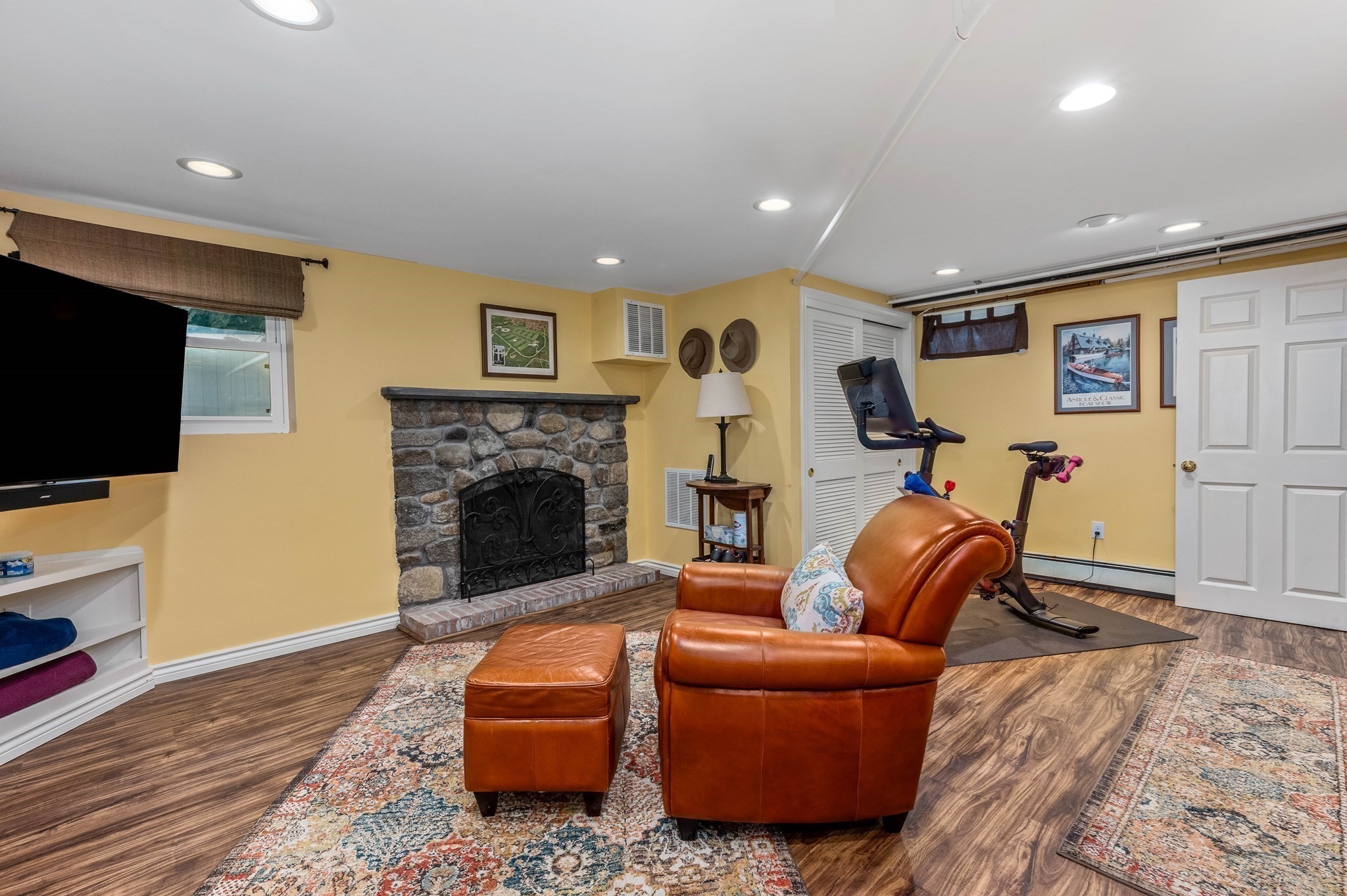 main property photo 29