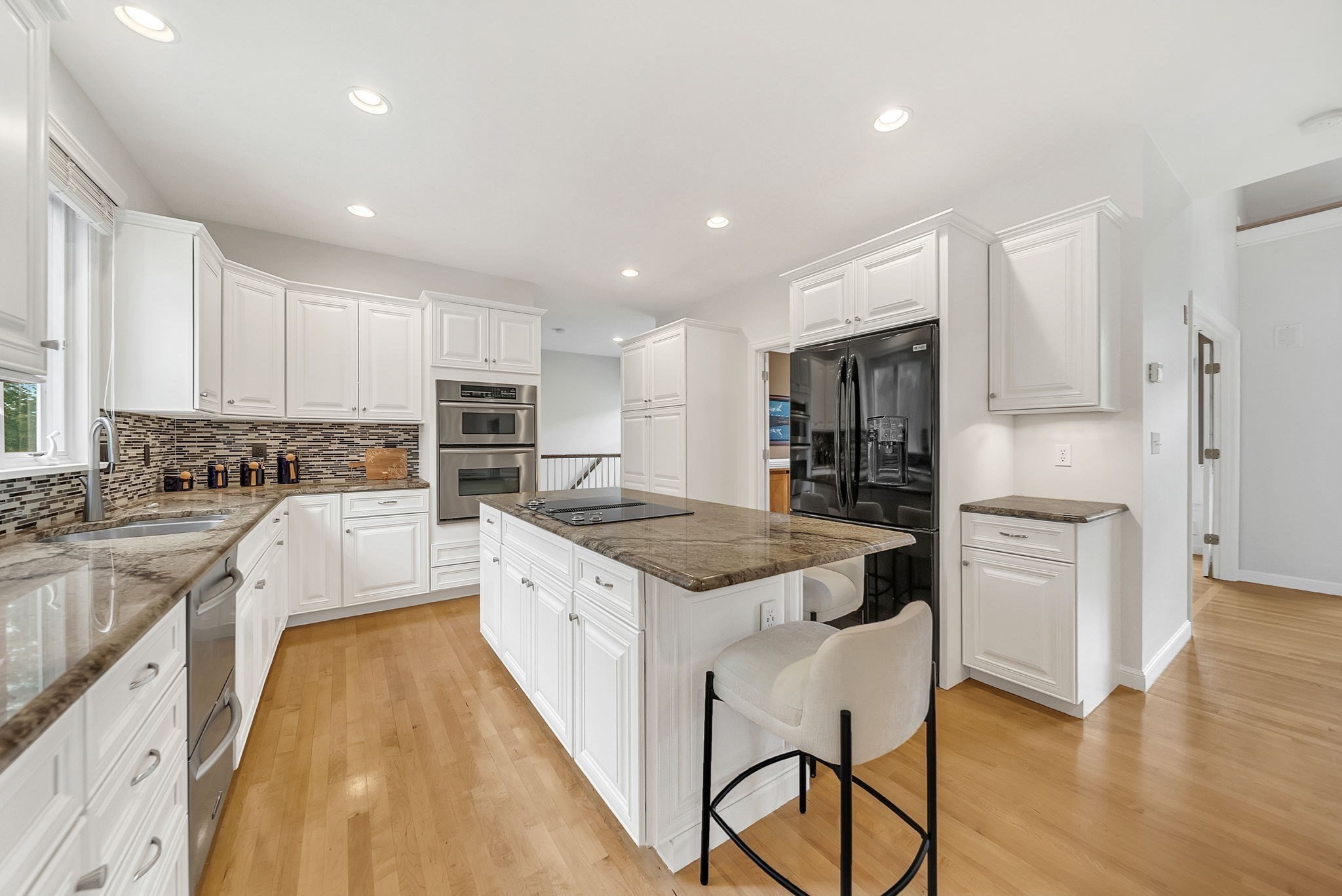 main property photo 11
