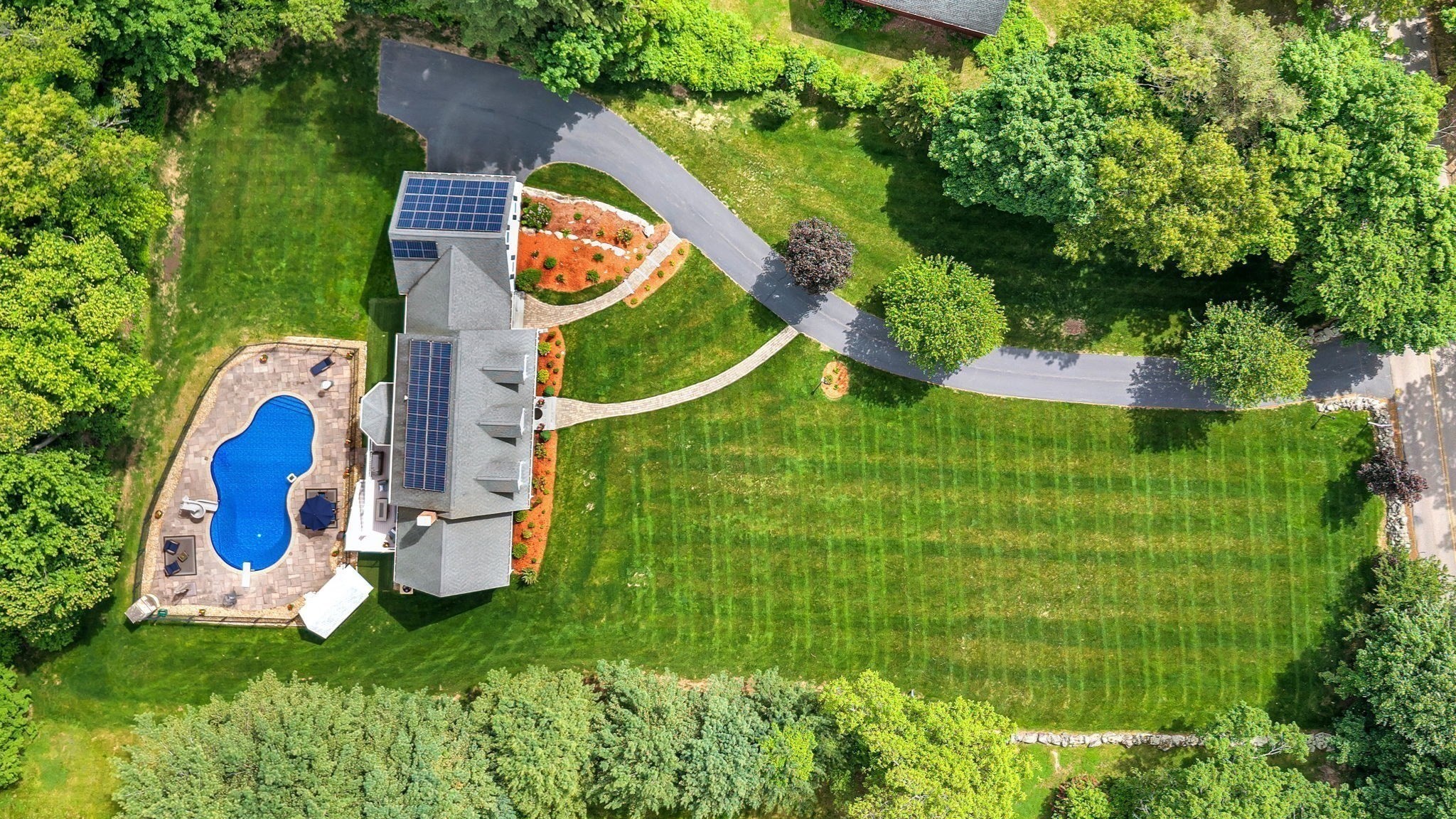 main property photo 36