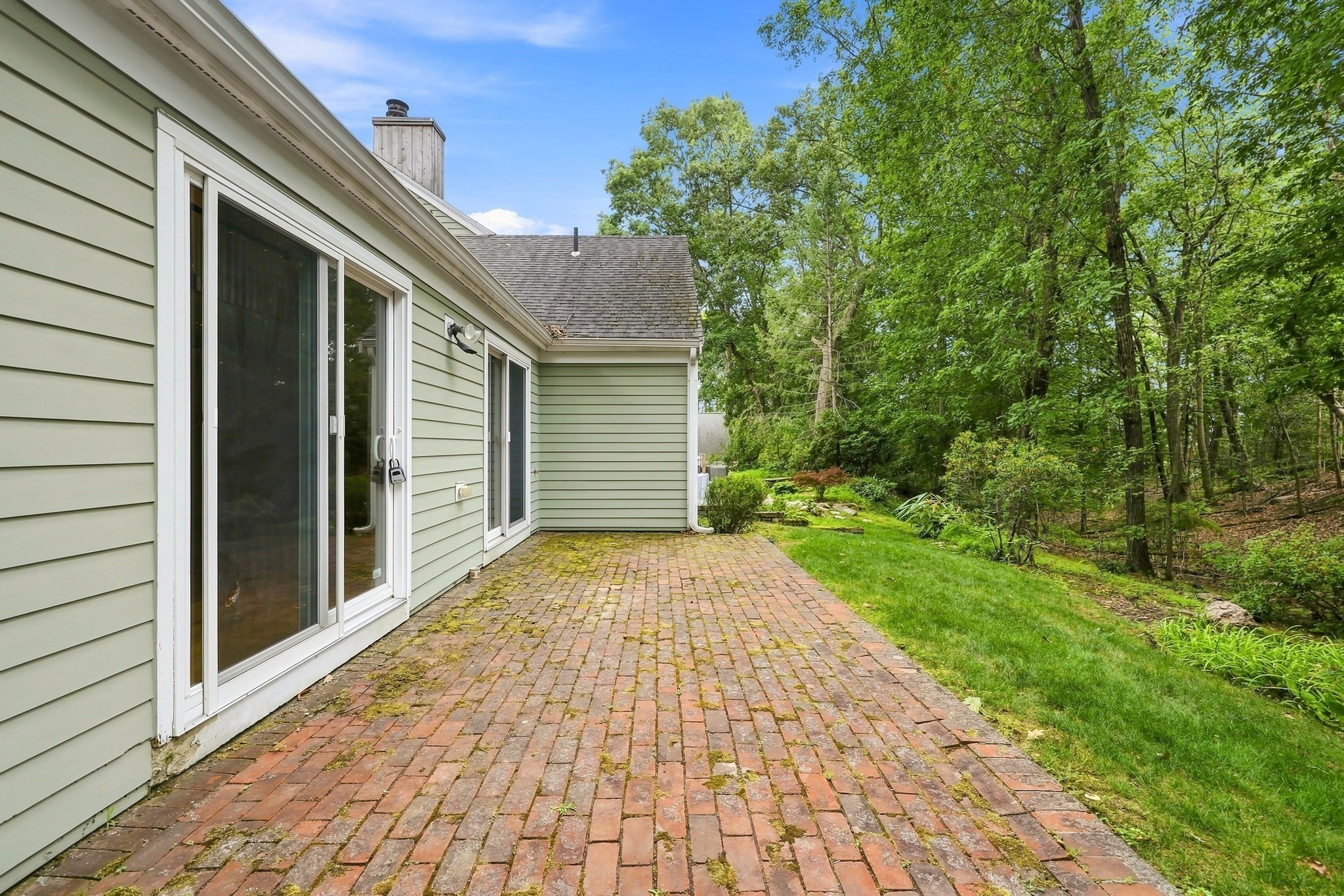 main property photo 28