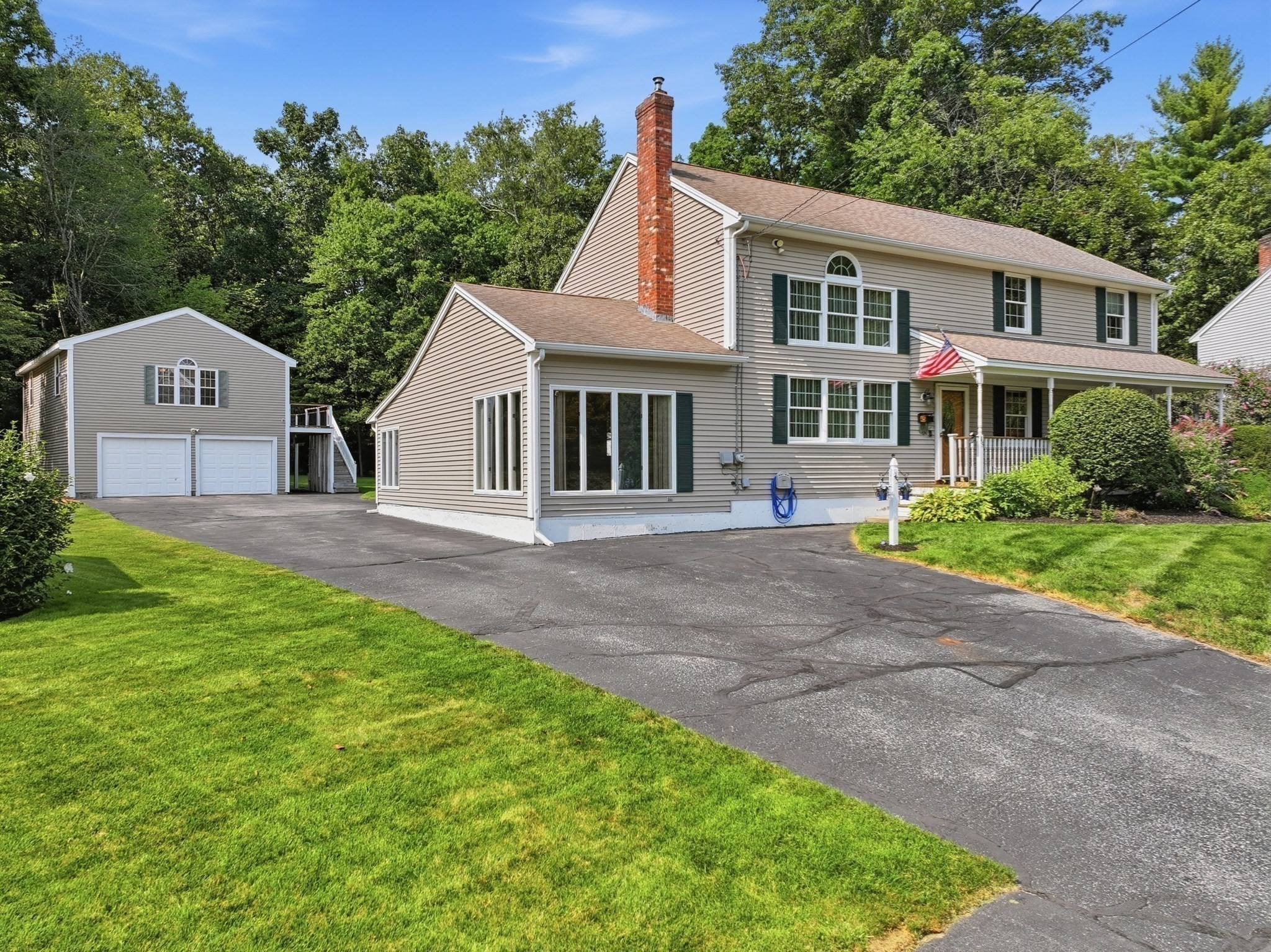 main property photo 28