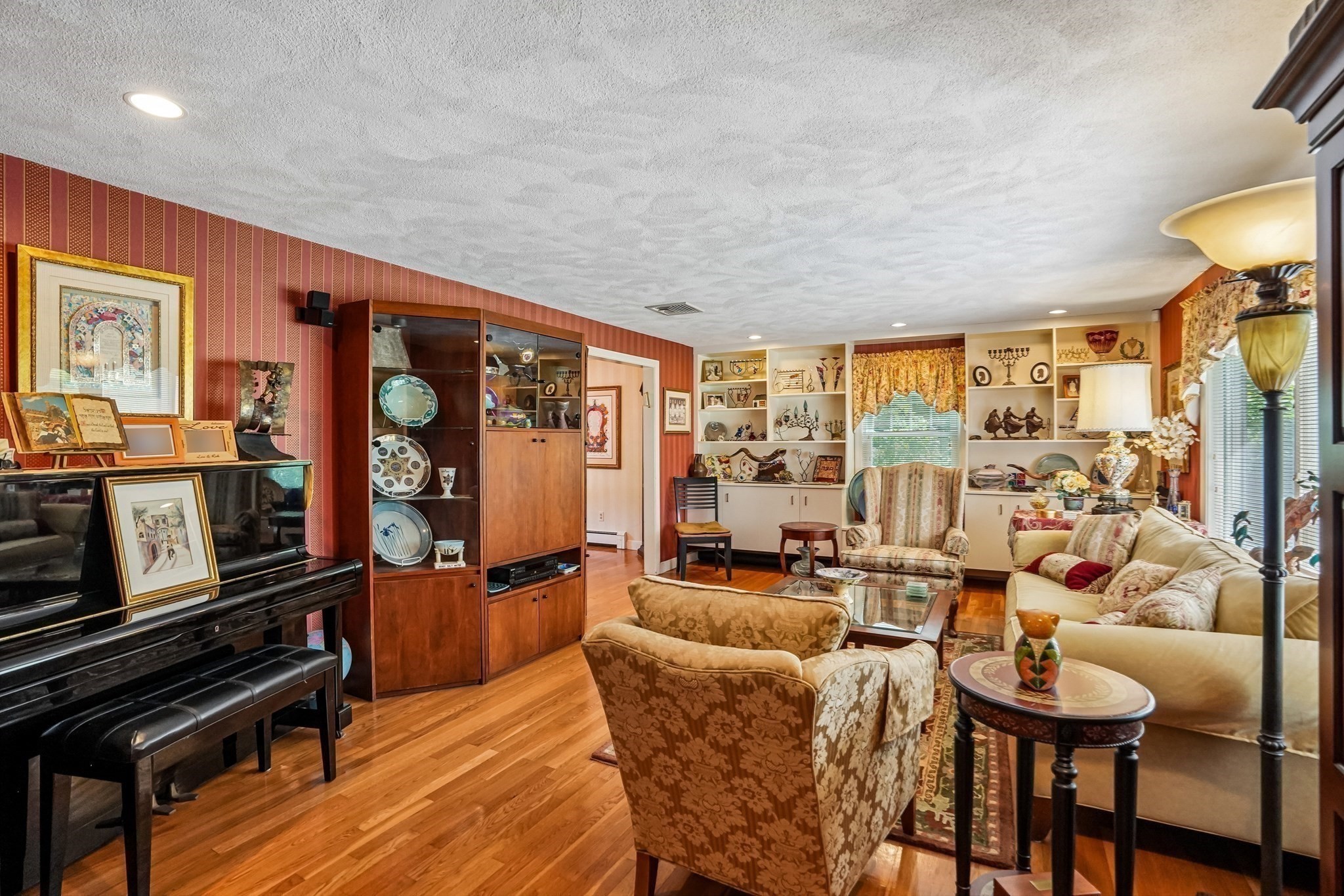 main property photo 16