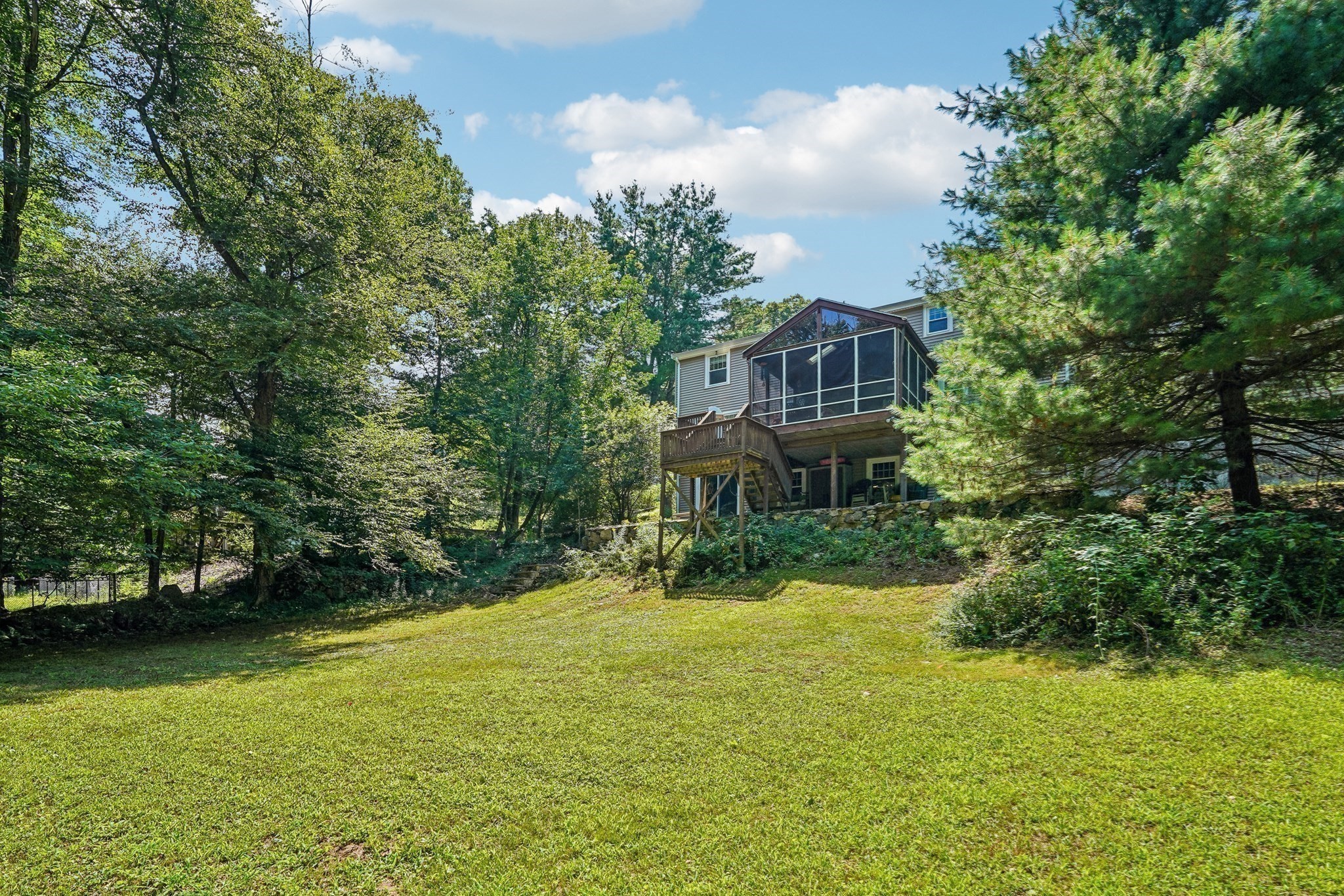 main property photo 40