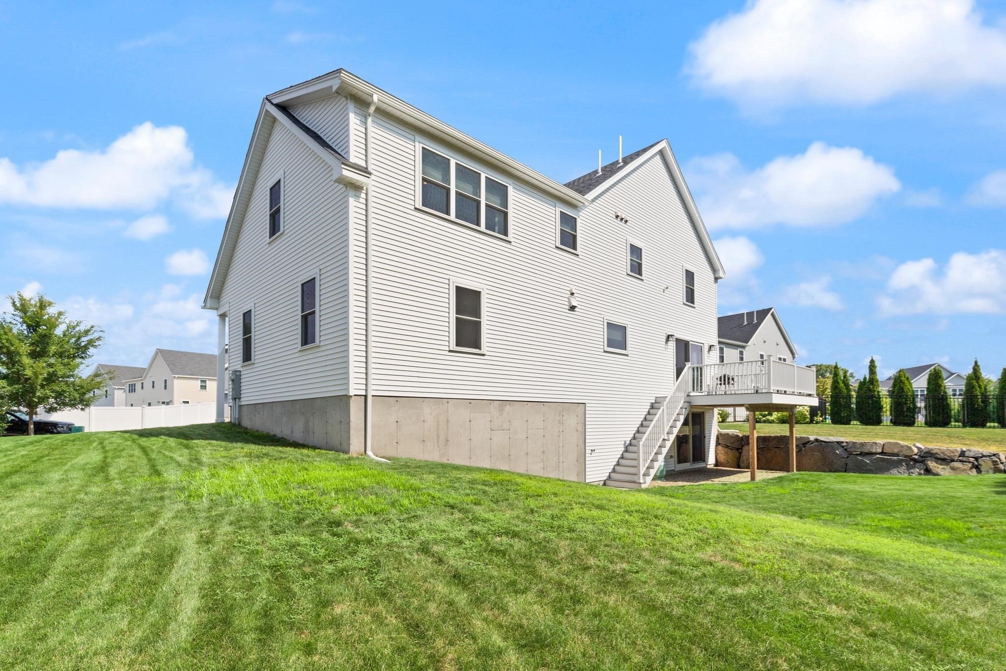 main property photo 40
