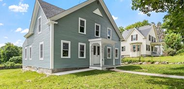 image of property with 4 Bed | 3 Bath | 2,404 Sqft