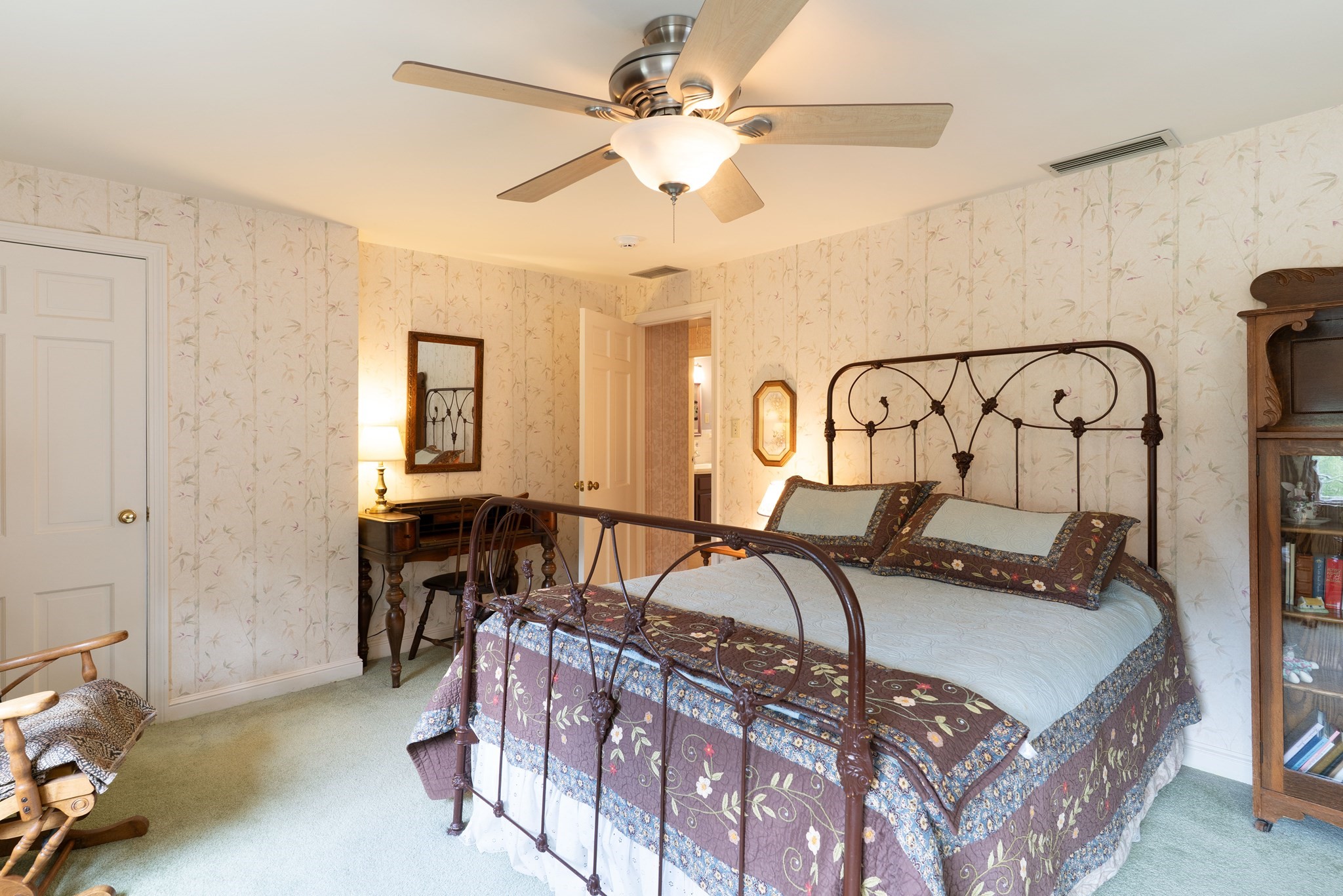main property photo 28