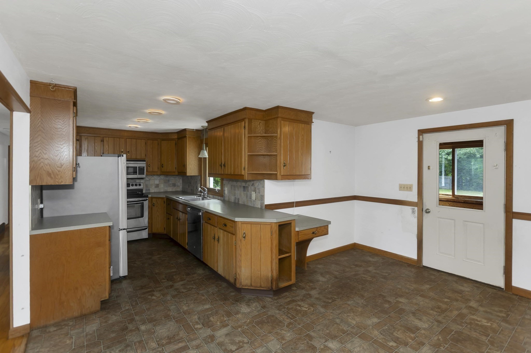 main property photo 14