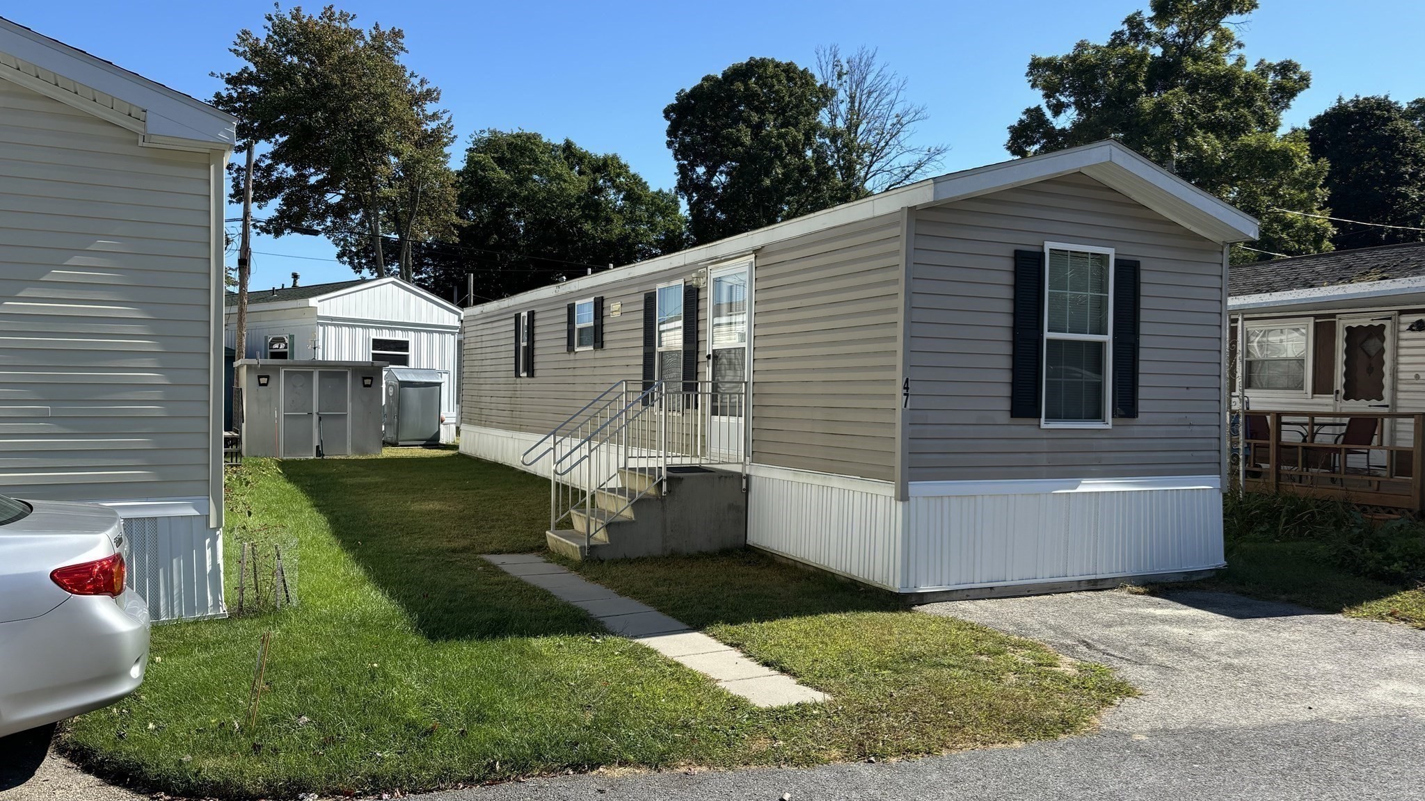 main property photo 9