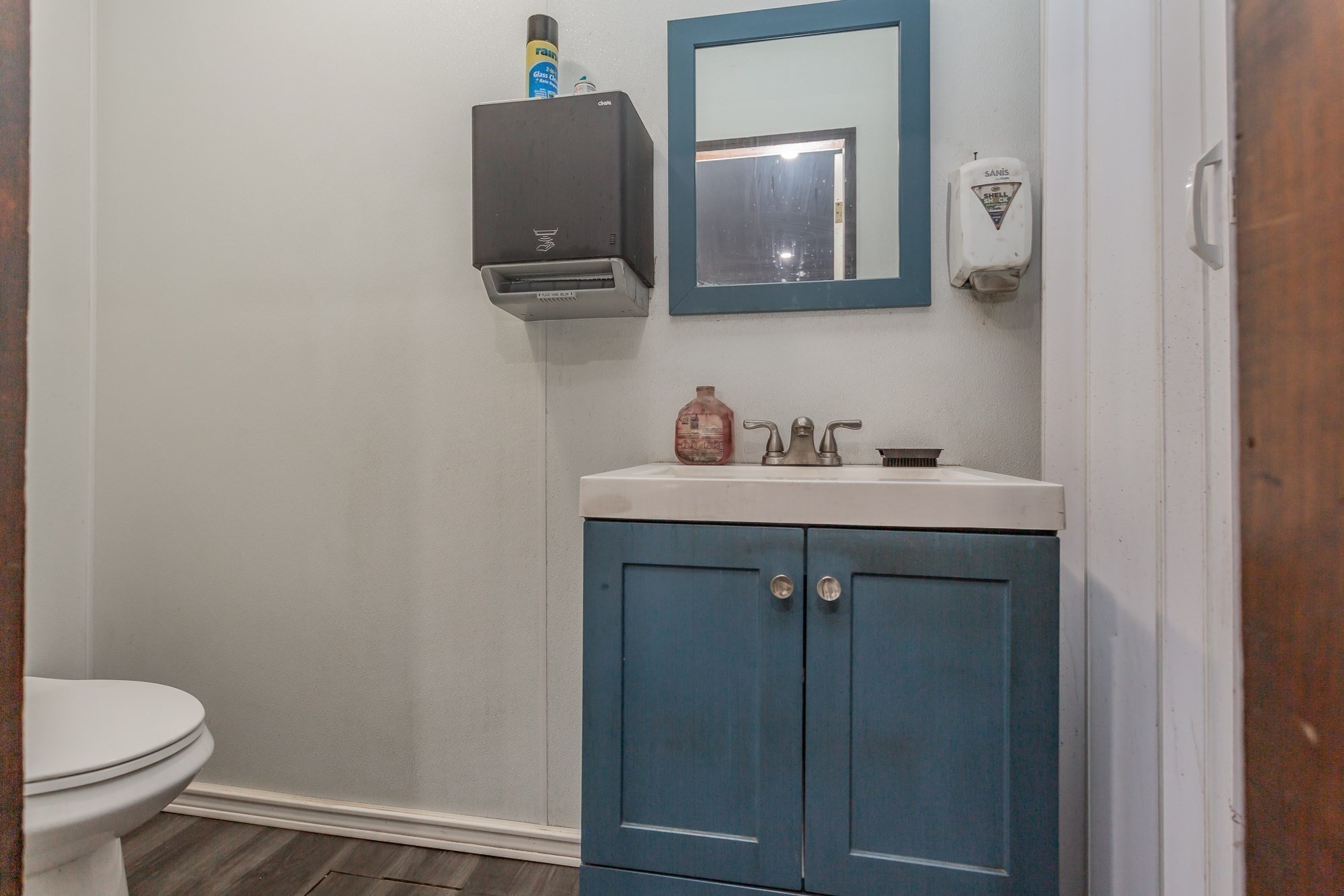 main property photo 10