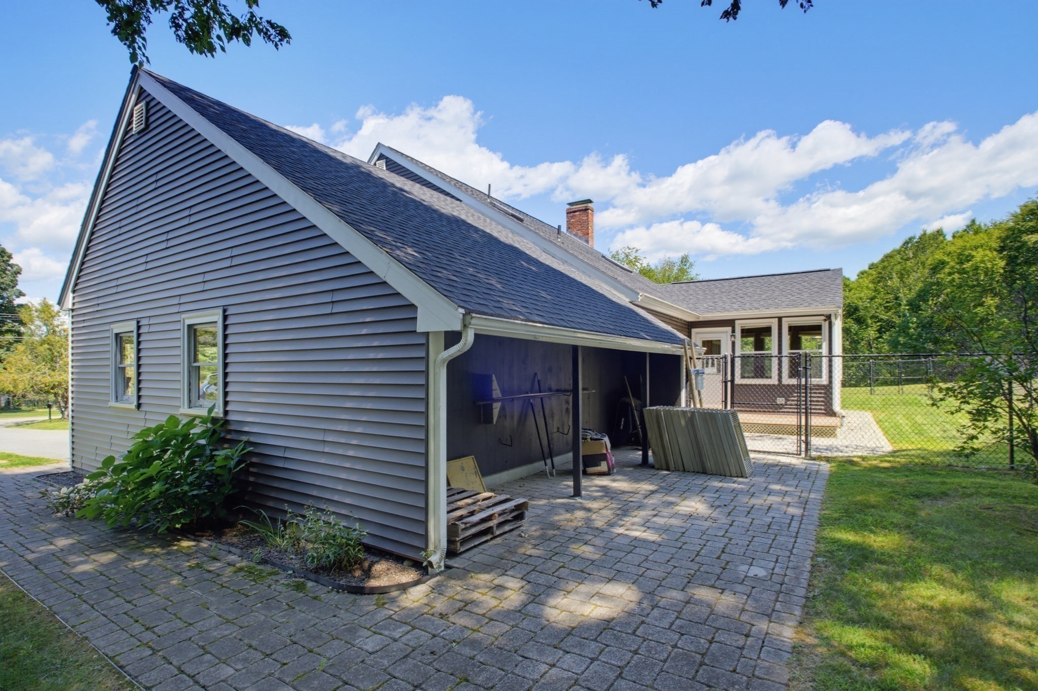 main property photo 33