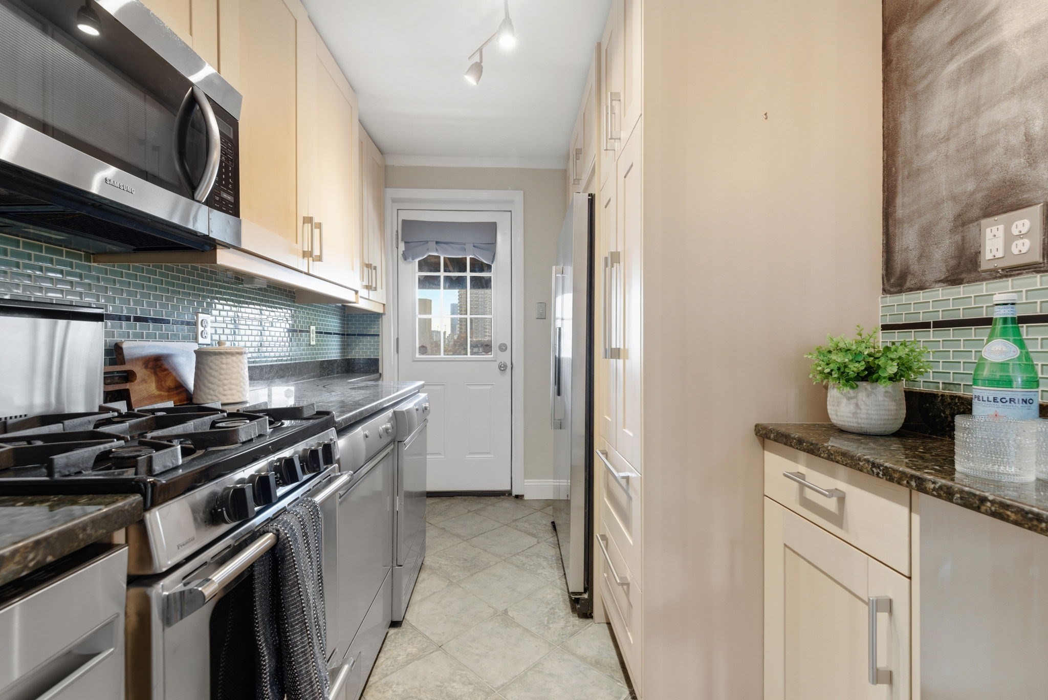 main property photo 7