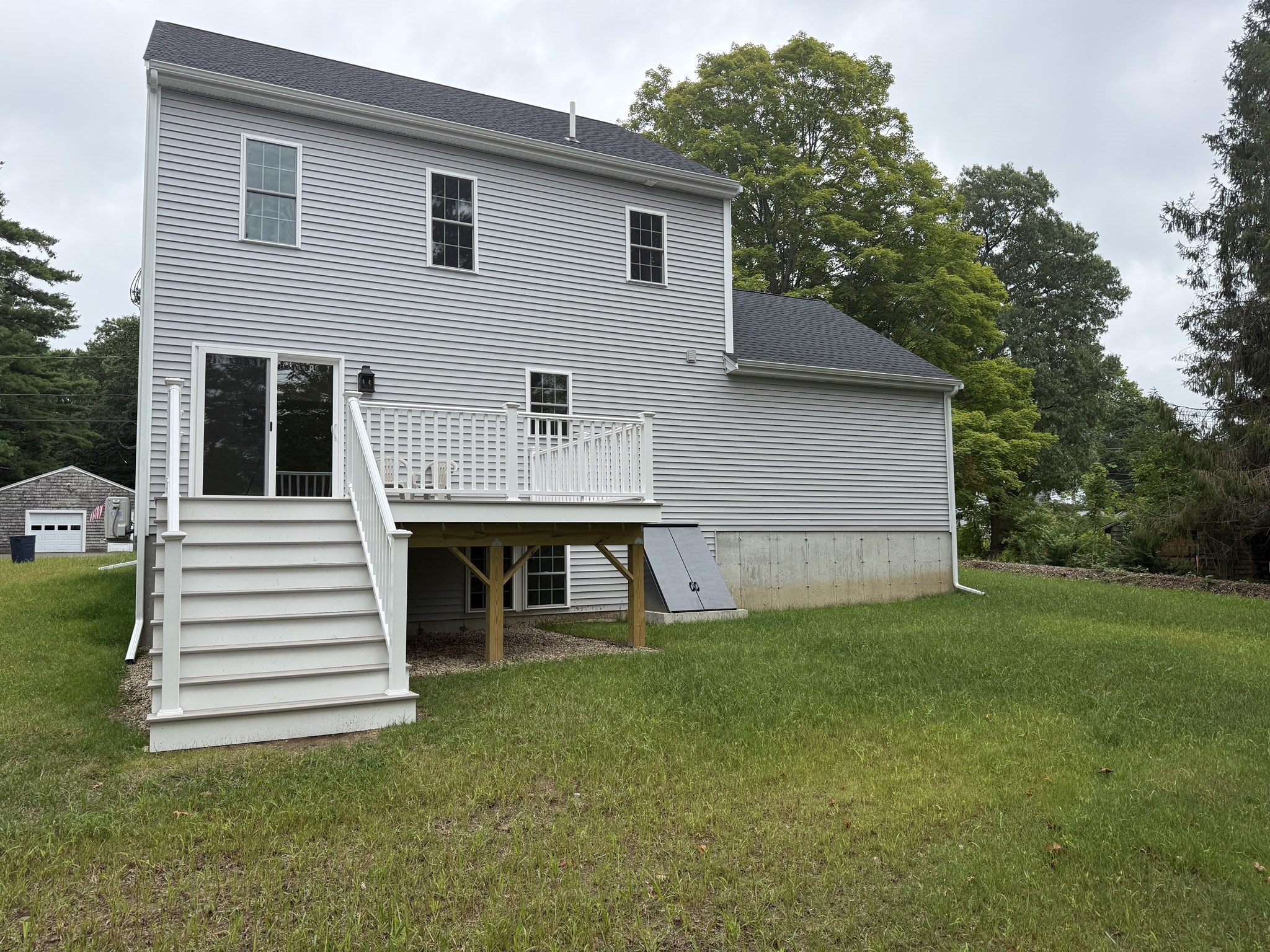 main property photo 28