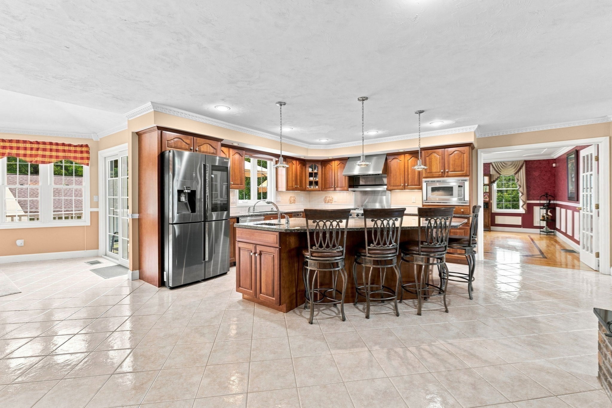 main property photo 10