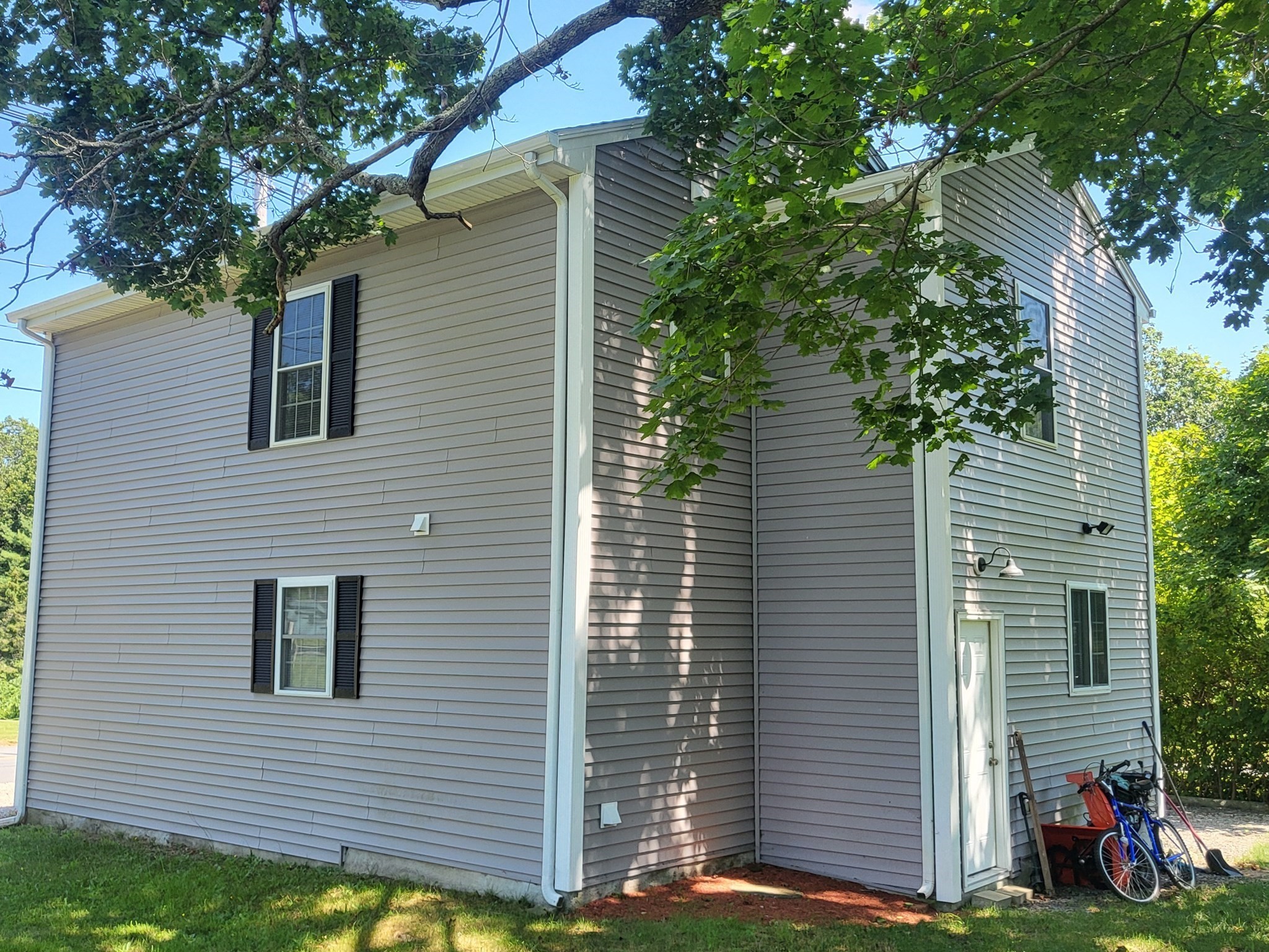 main property photo 20