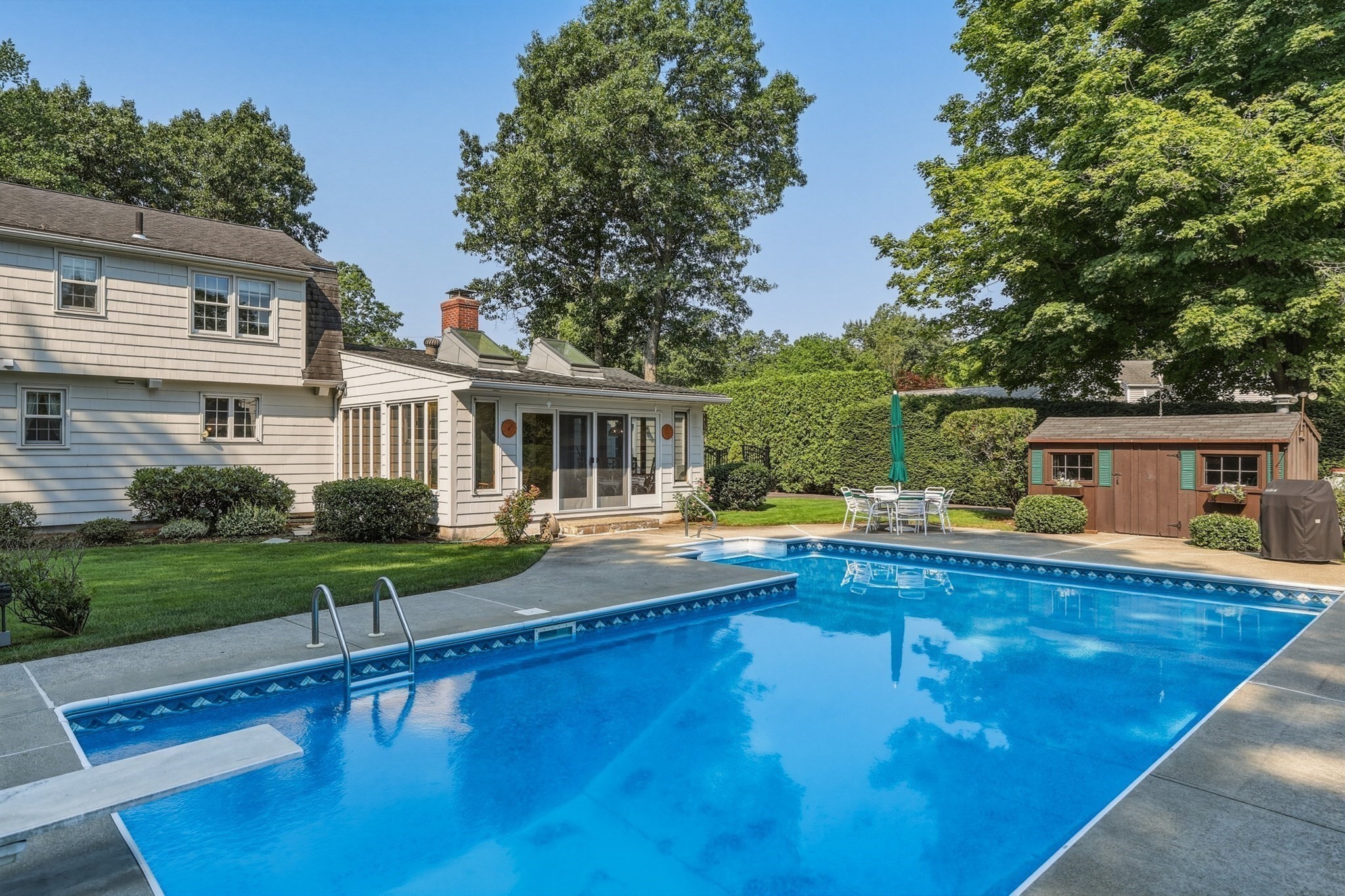 main property photo 5