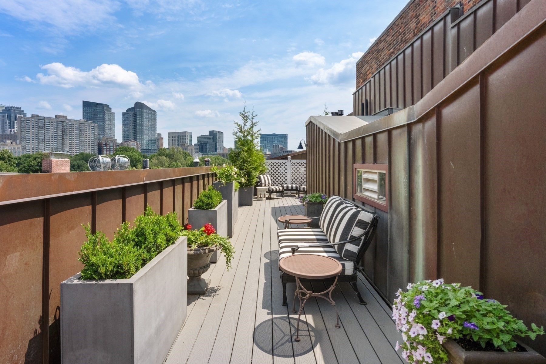main property photo 23