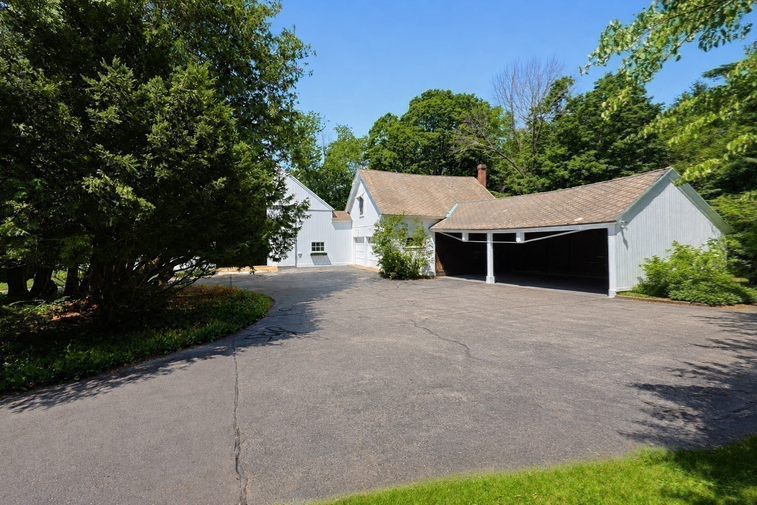 main property photo 32