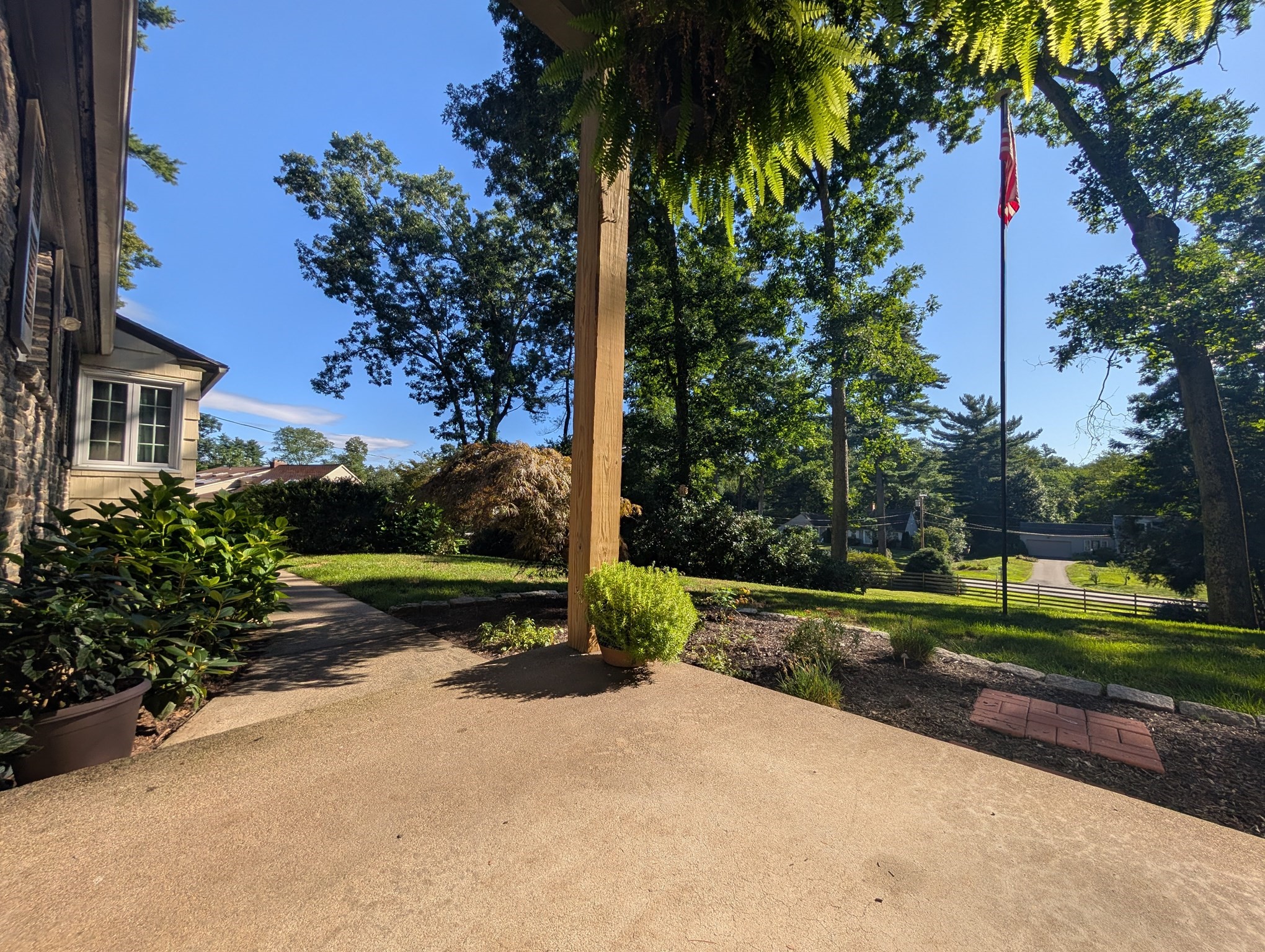 main property photo 20