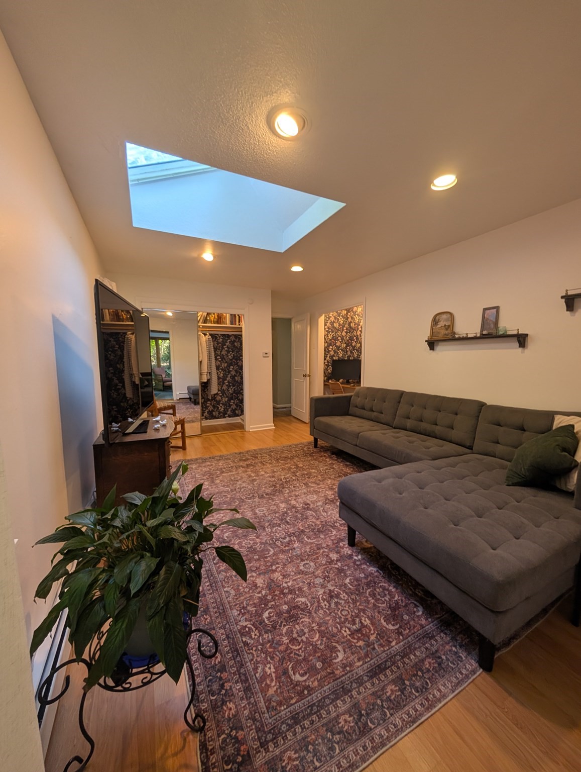 main property photo 8