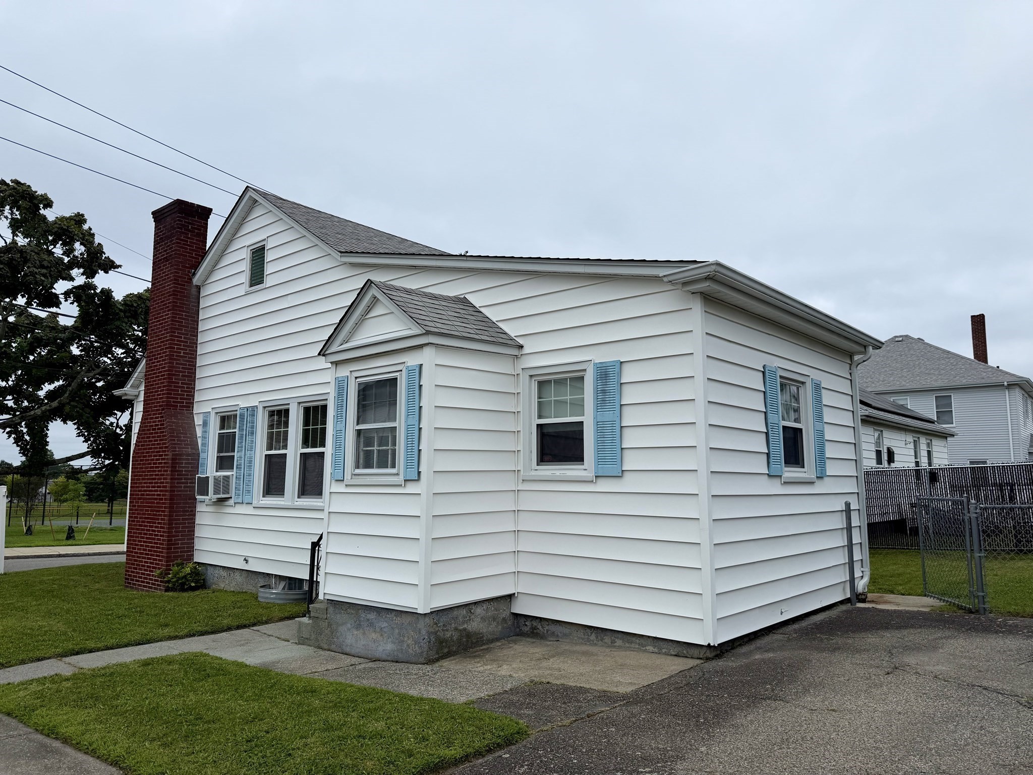 main property photo 32