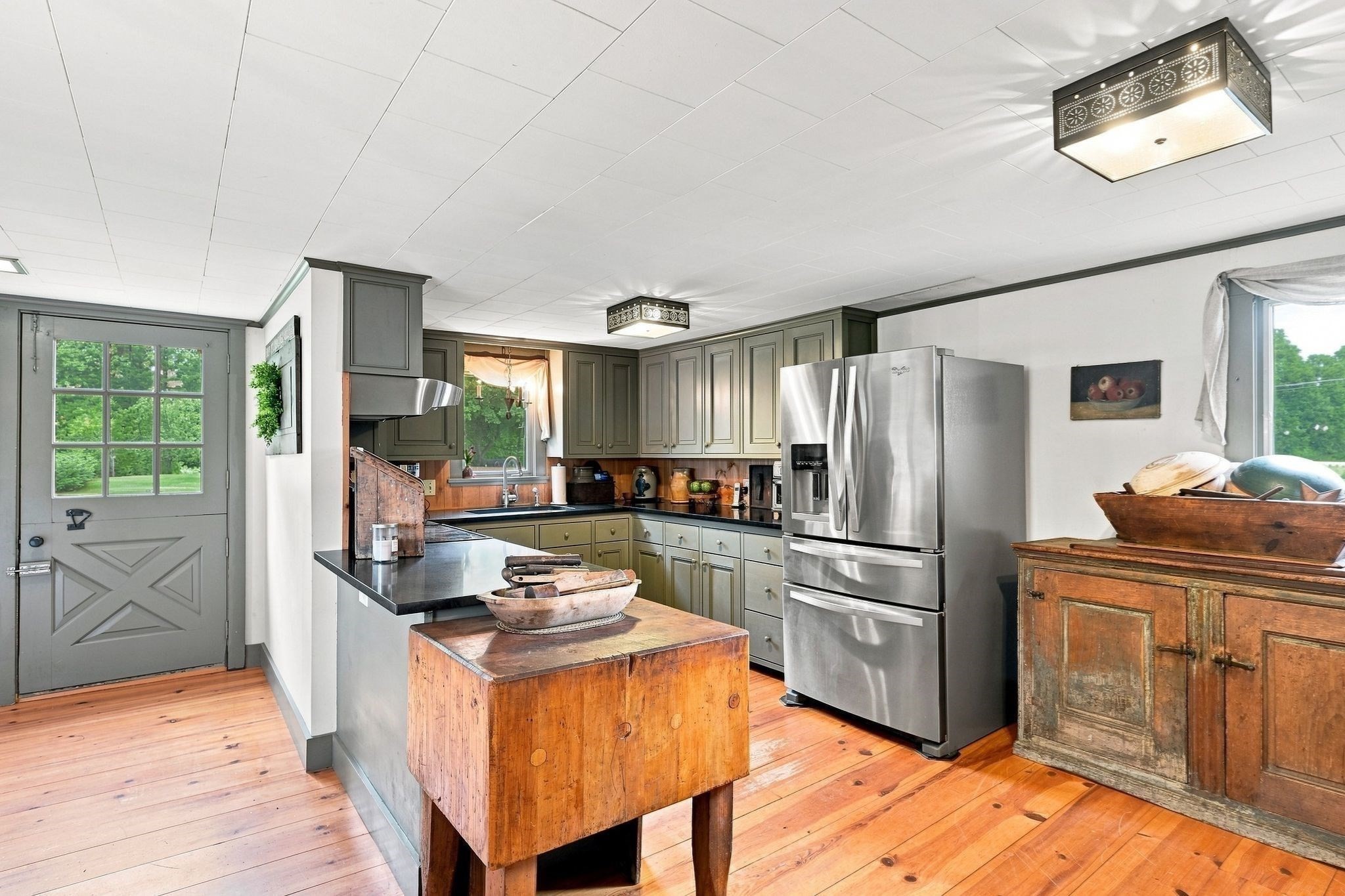 main property photo 9