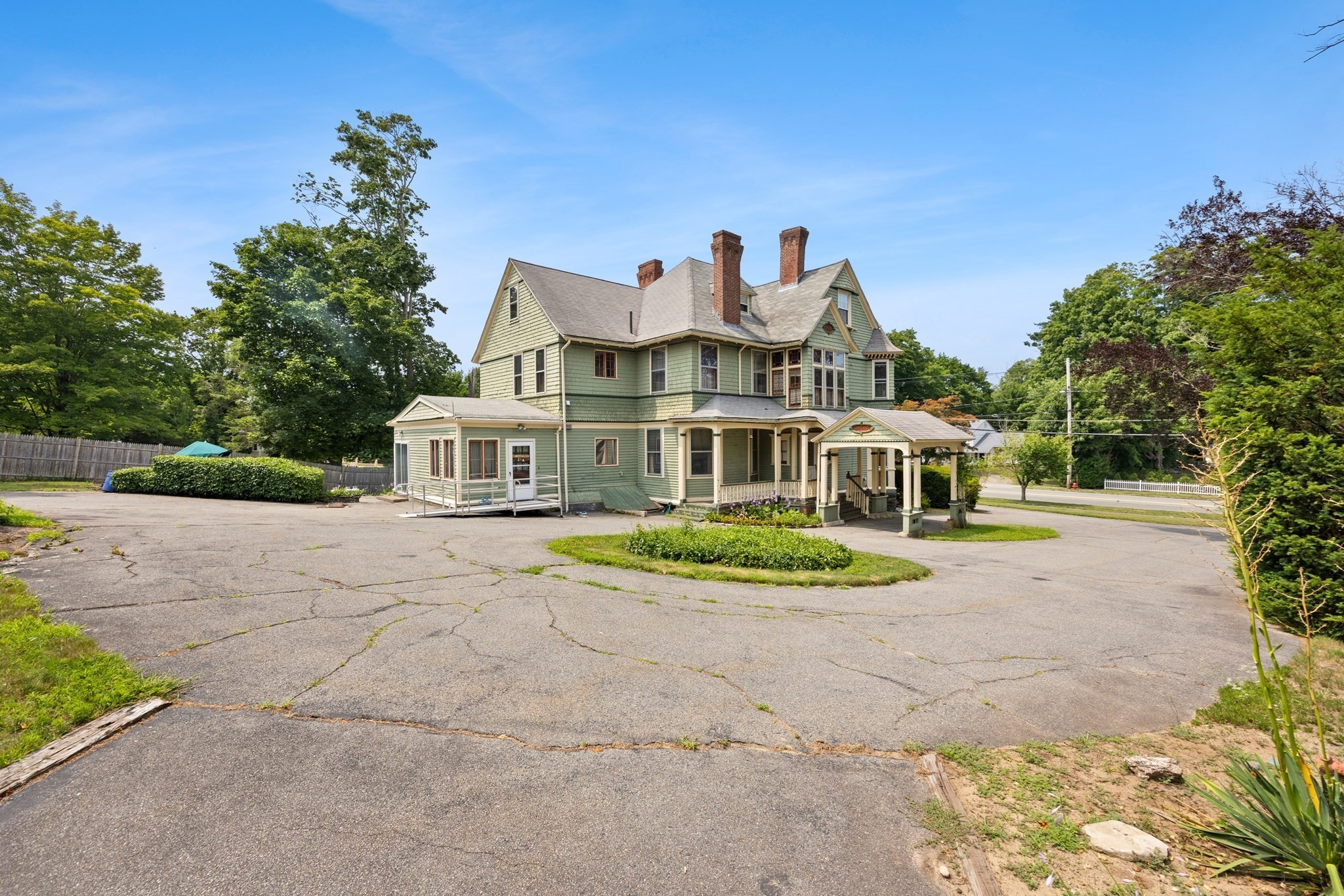 main property photo 33