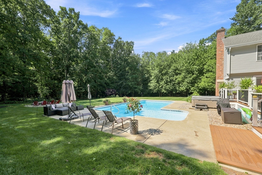 main property photo 28