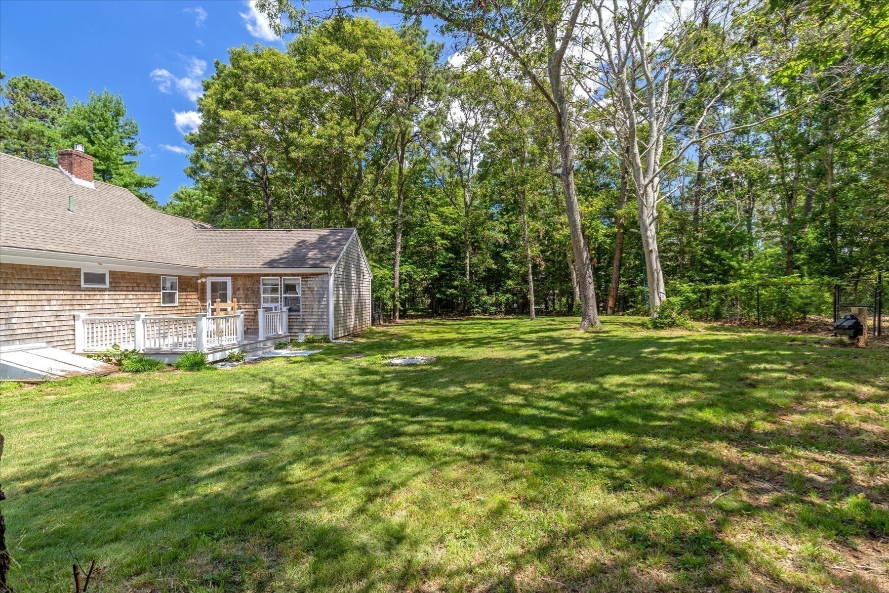 main property photo 20