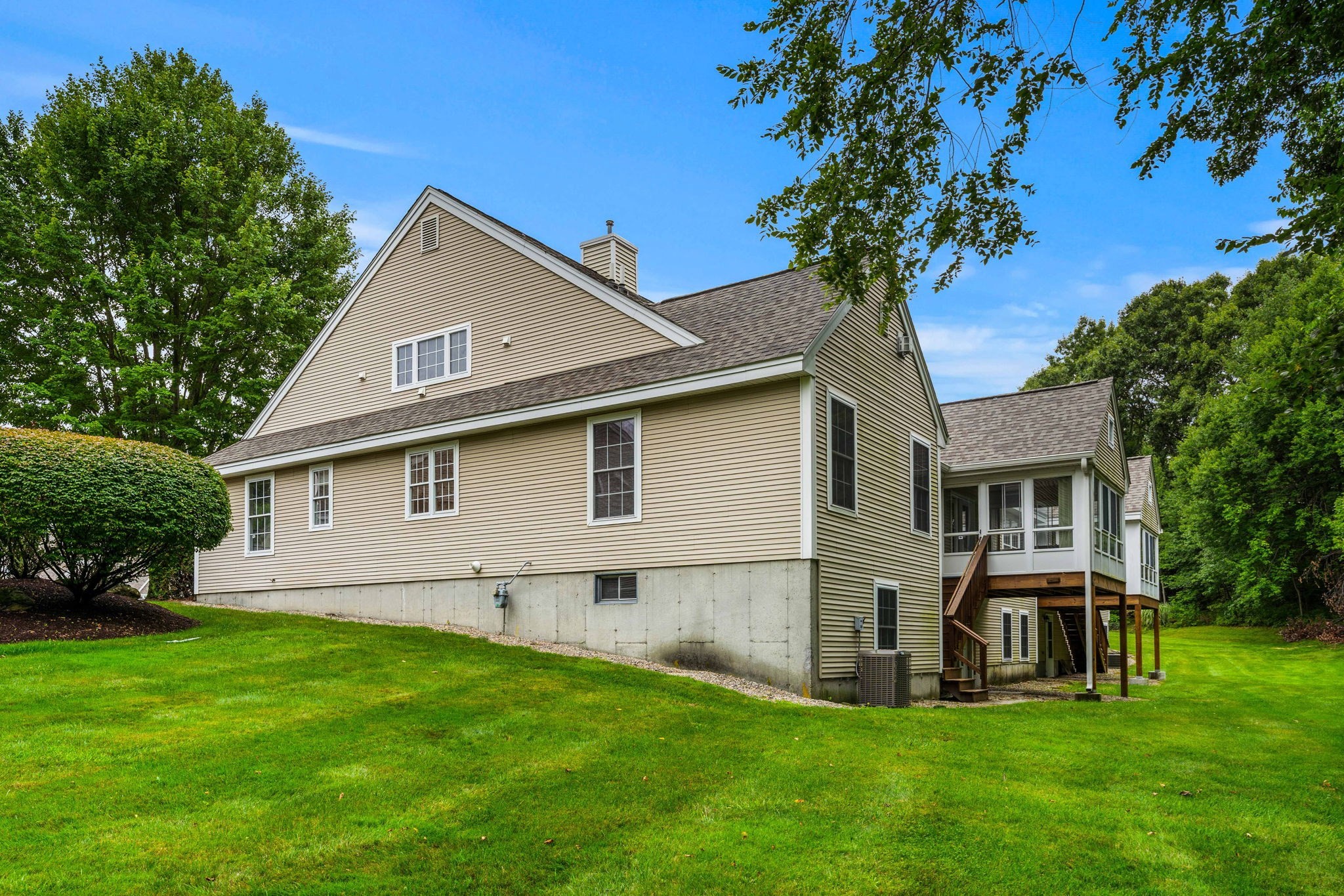 main property photo 40
