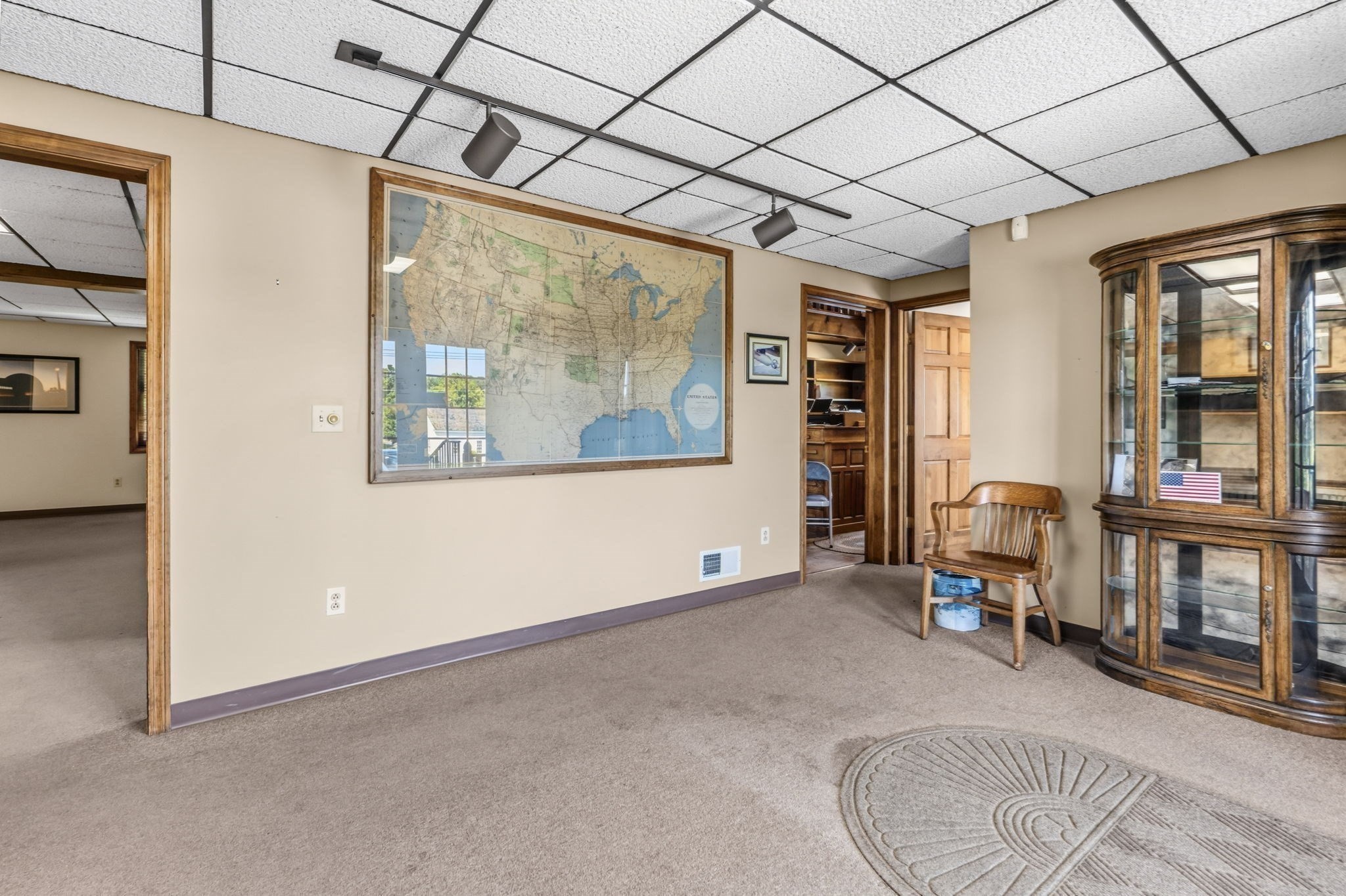 main property photo 8