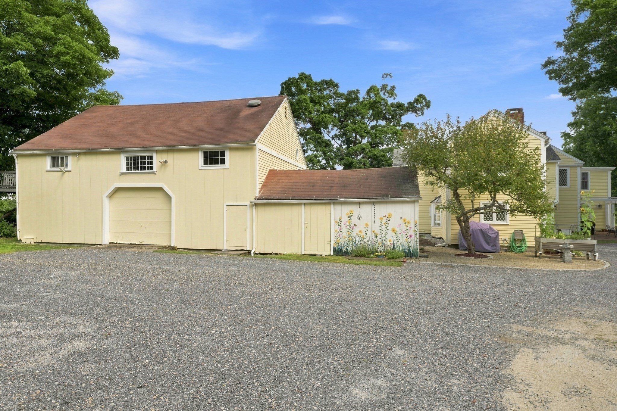 main property photo 33