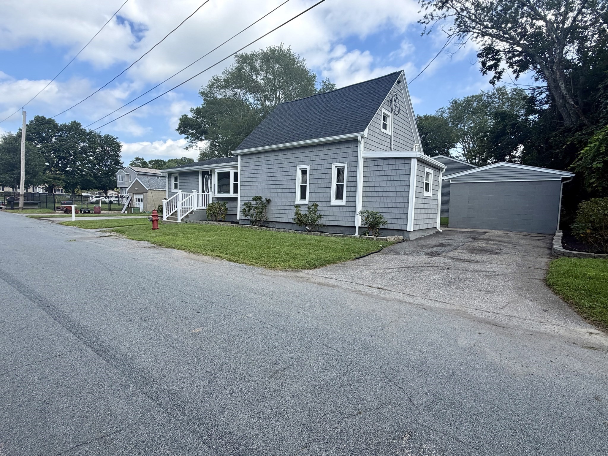 main property photo 25