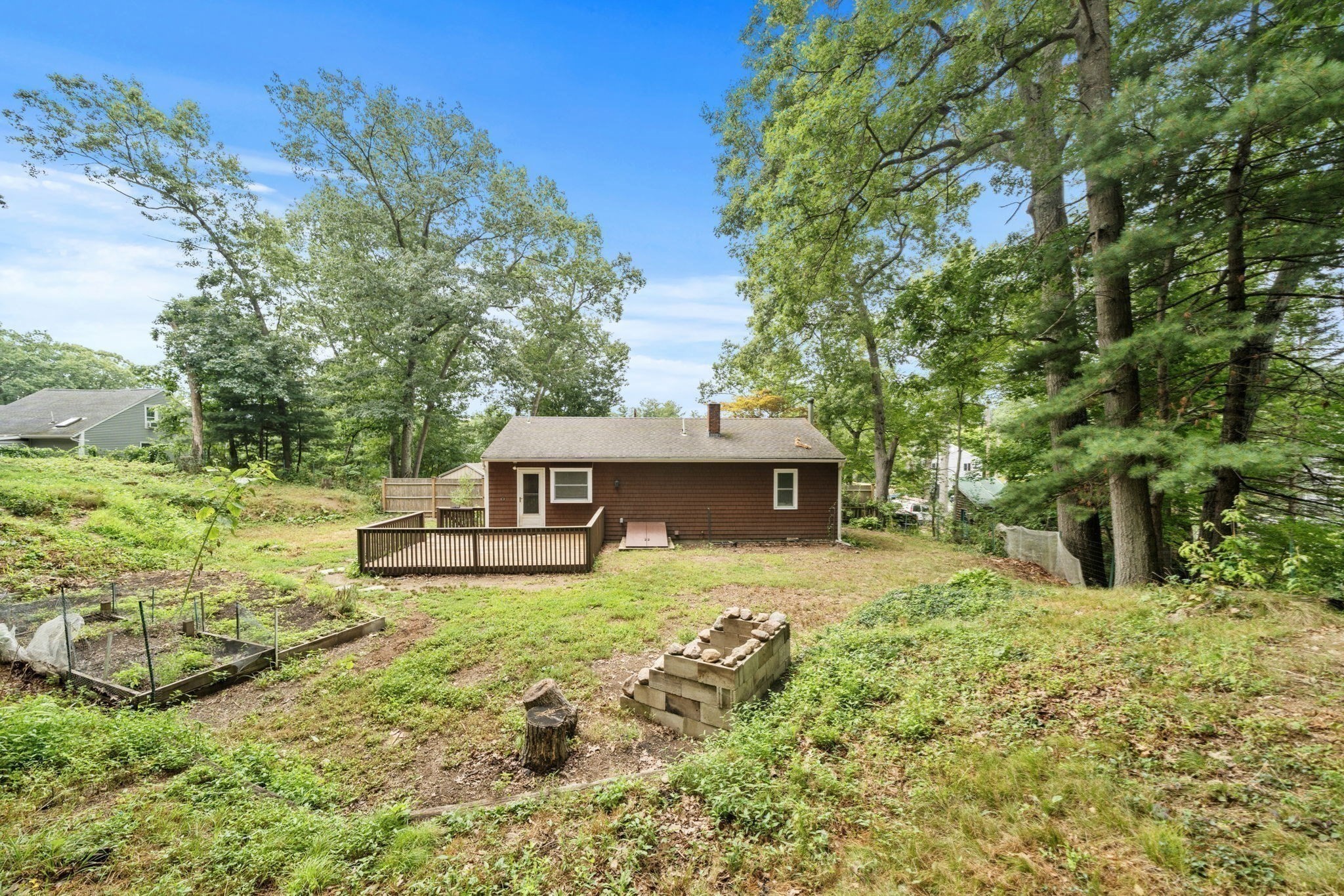 main property photo 32