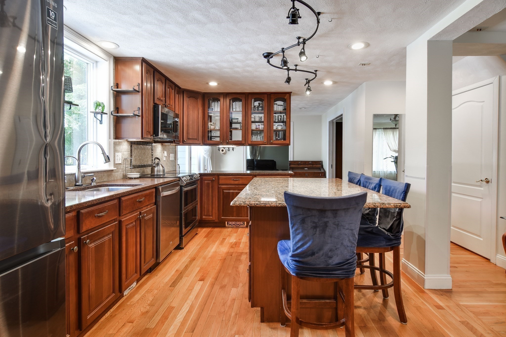 main property photo 6