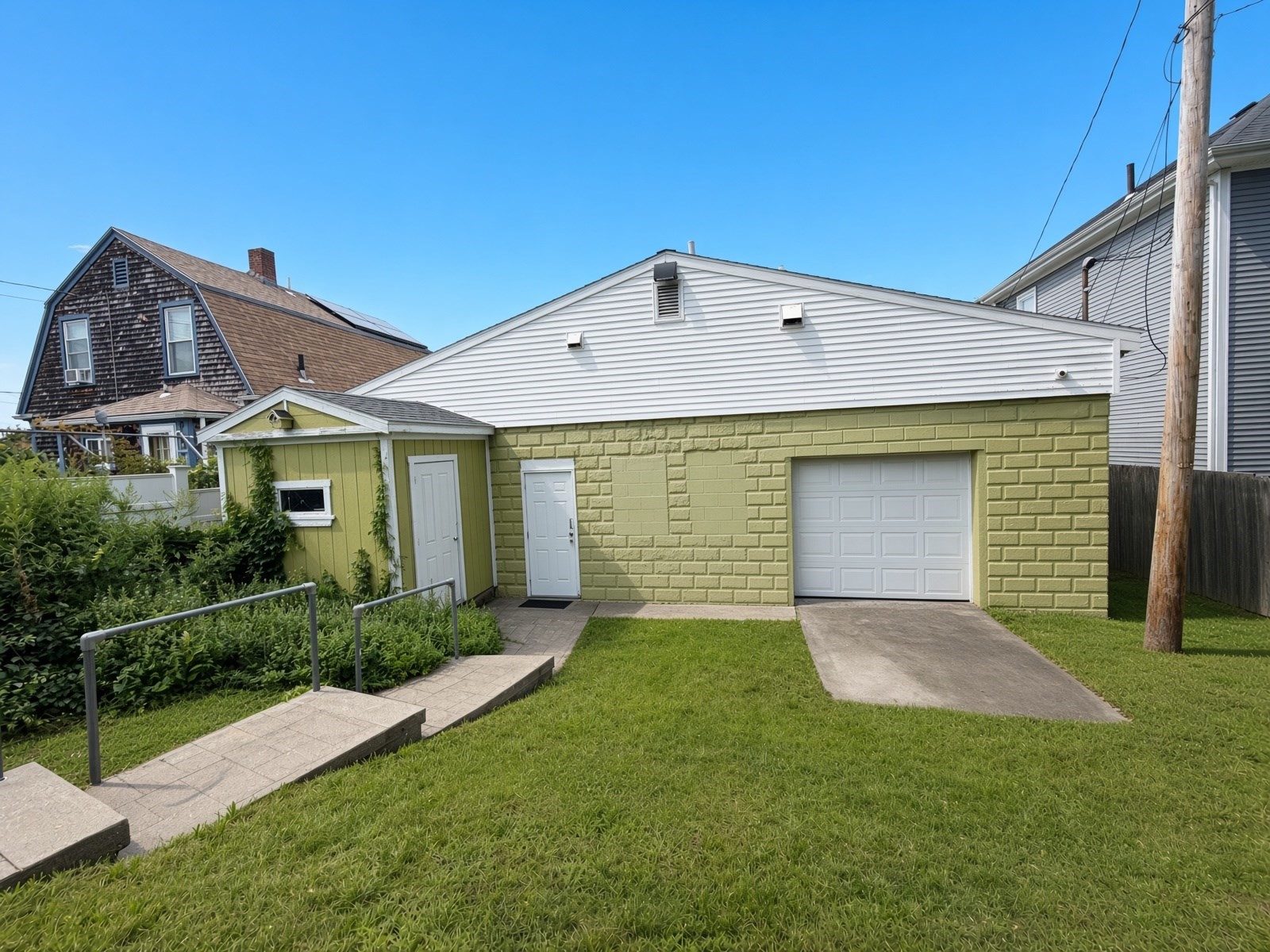 main property photo 23