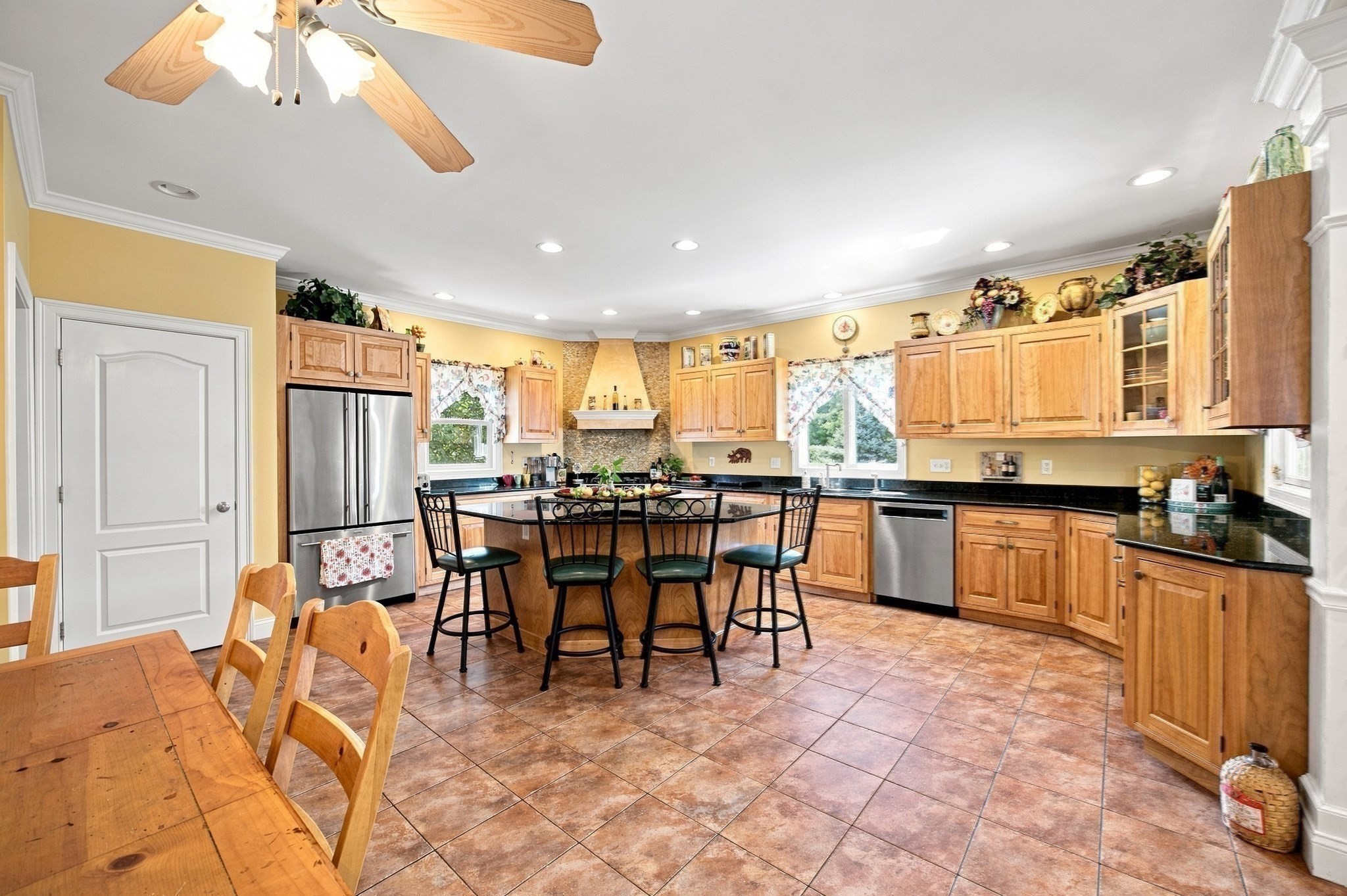 main property photo 7