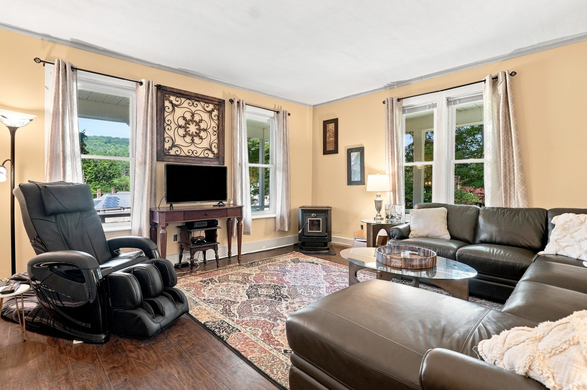 main property photo 7