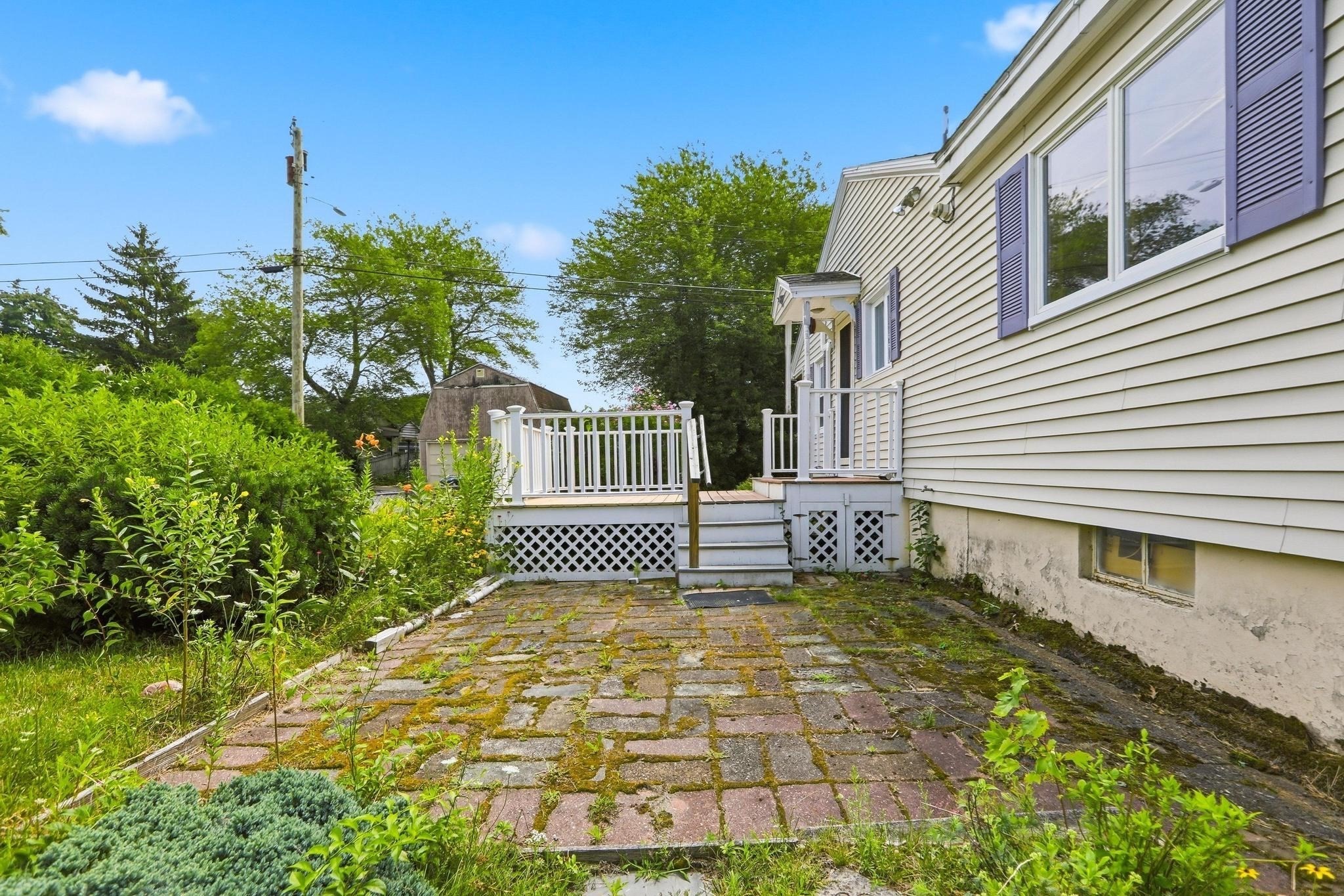 main property photo 25