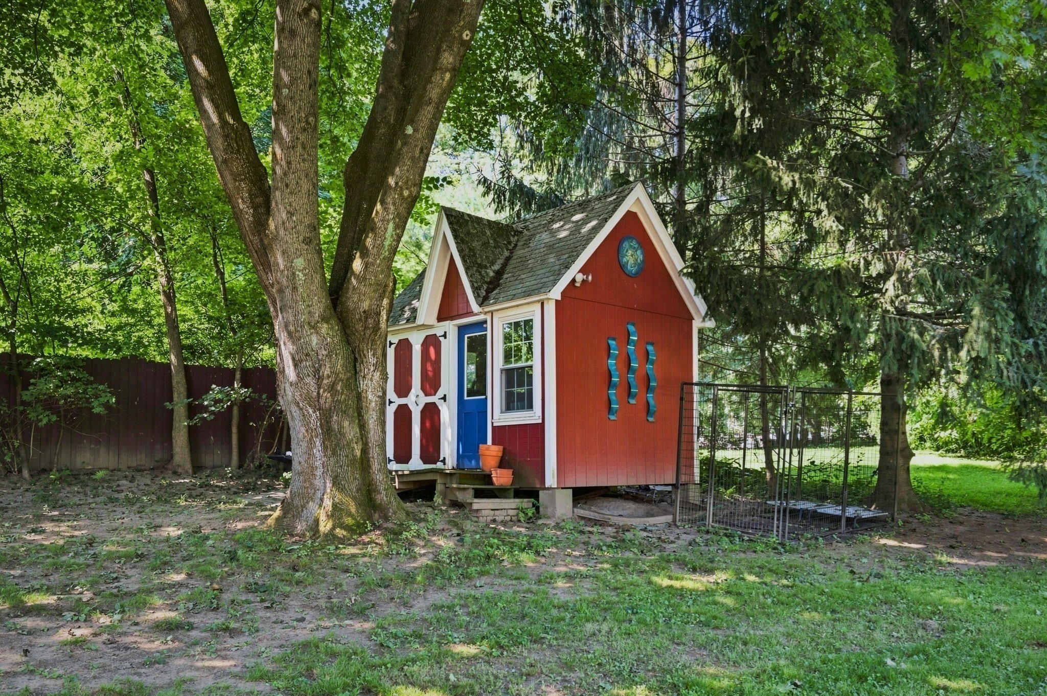 main property photo 32